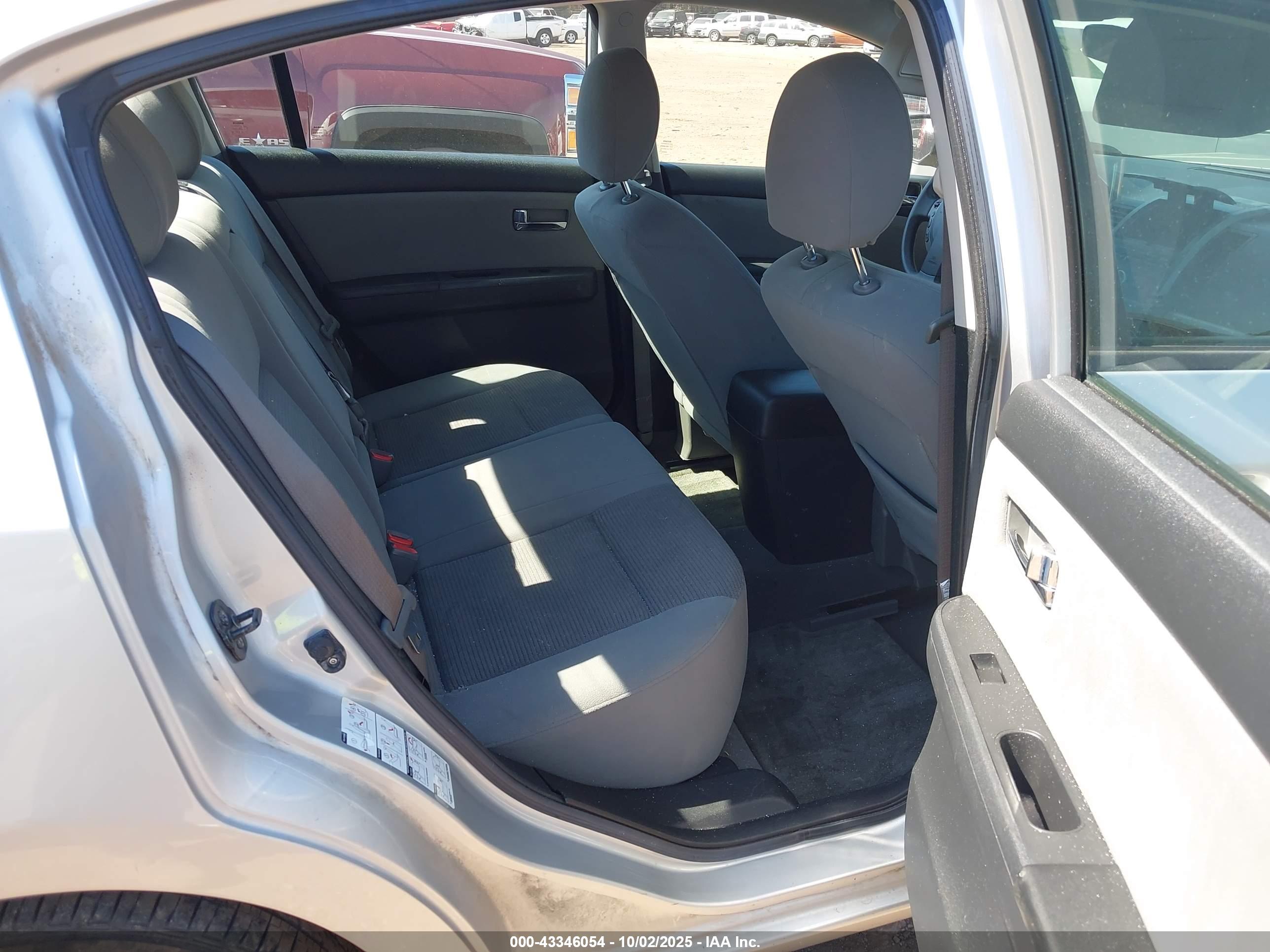 NISSAN SENTRA image 8