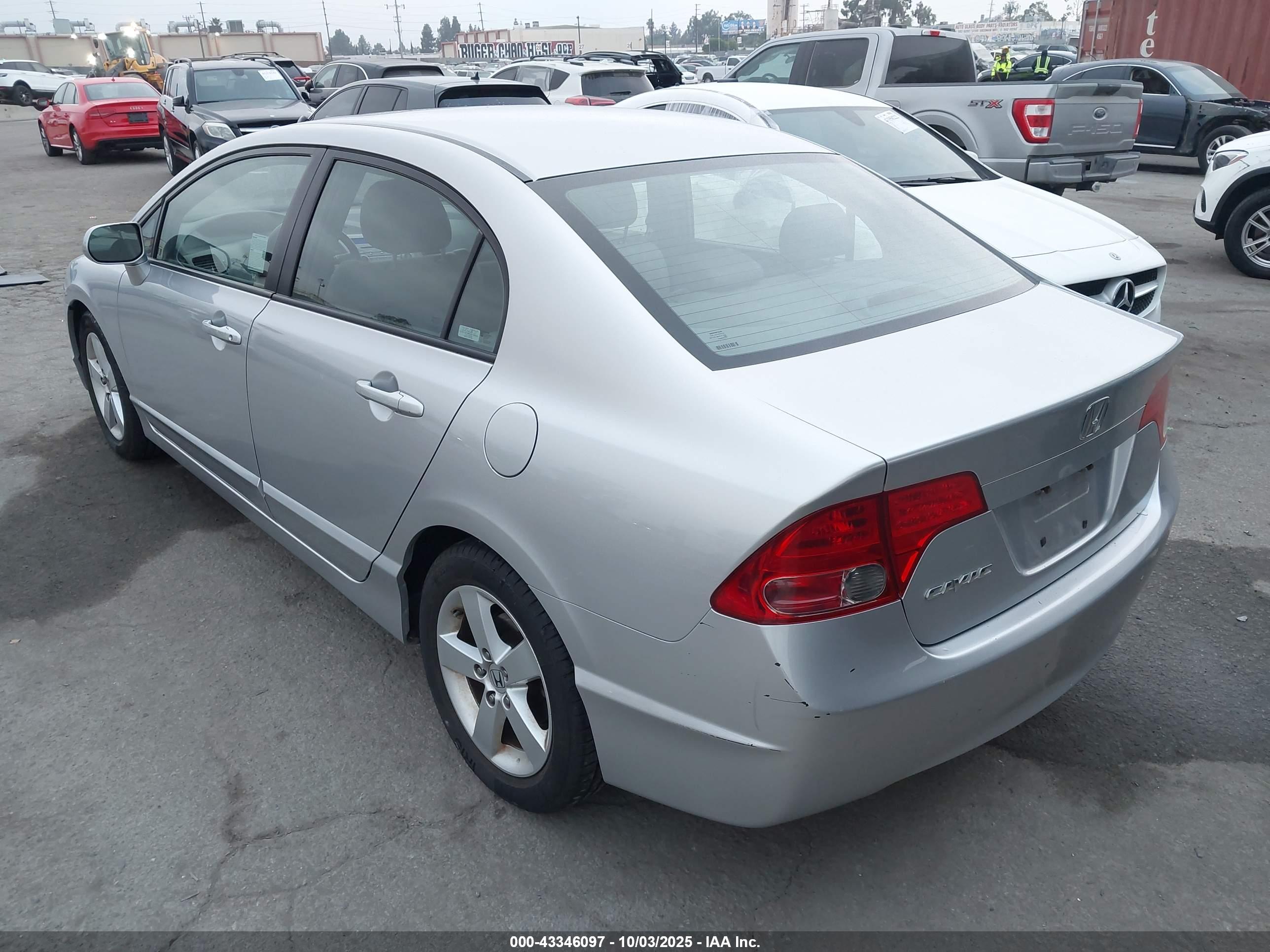 HONDA CIVIC image 3