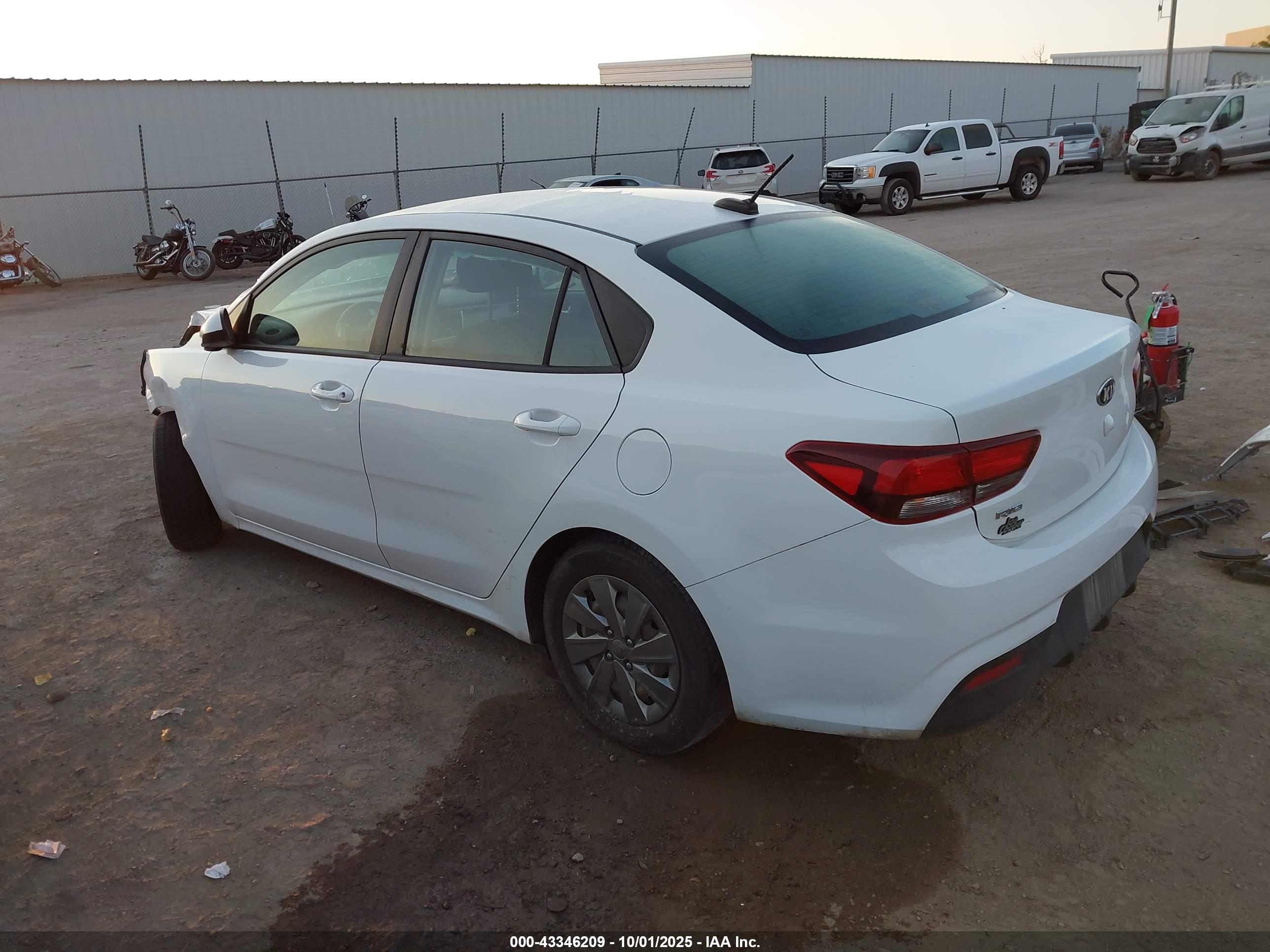 KIA RIO image 3