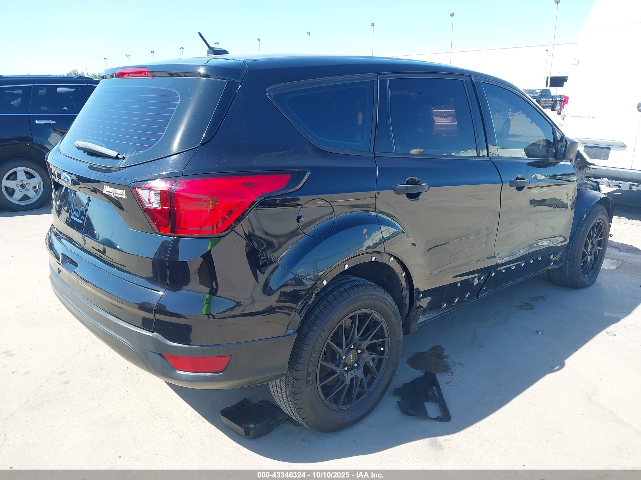 FORD ESCAPE image 4