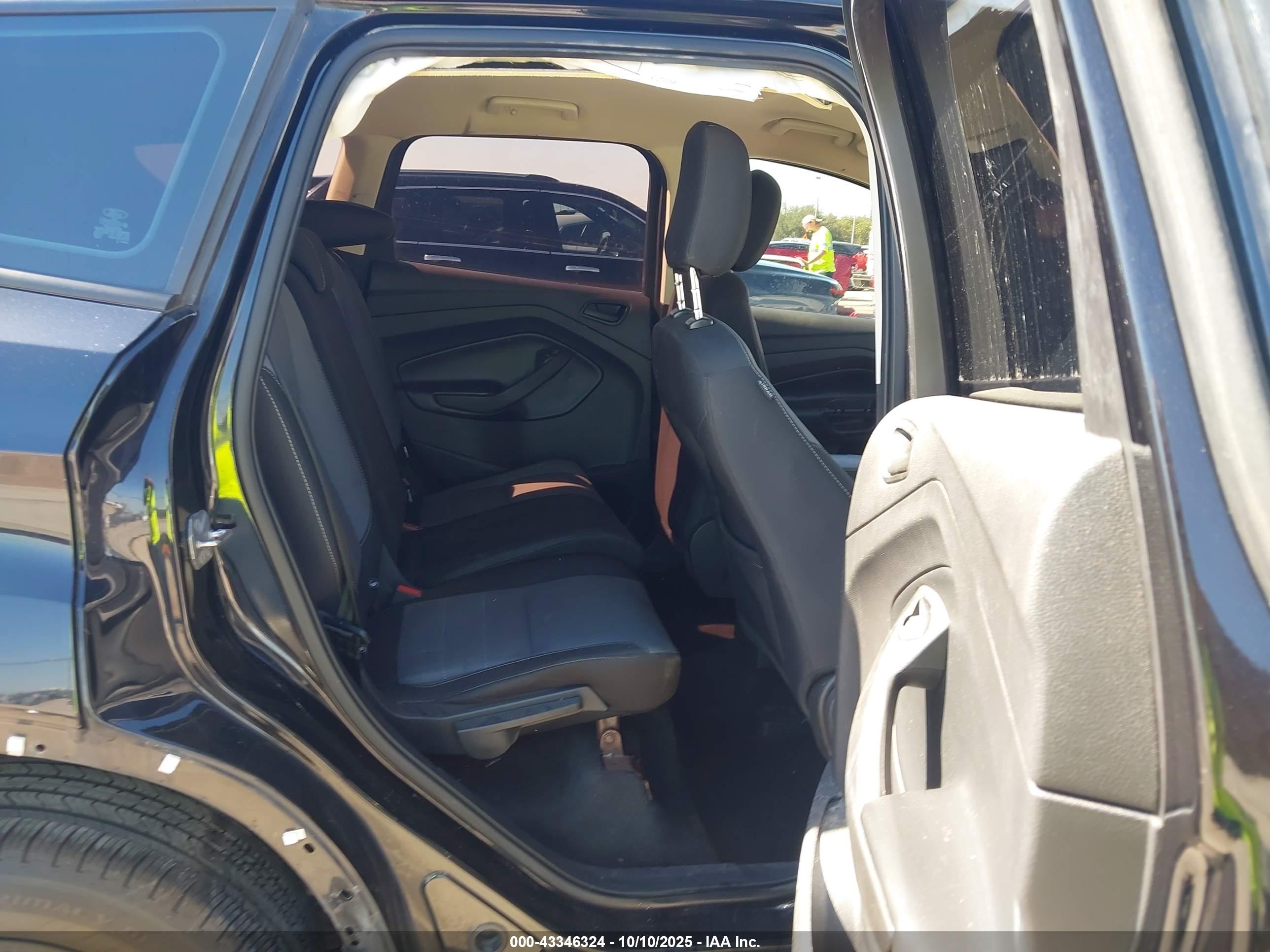 FORD ESCAPE image 8