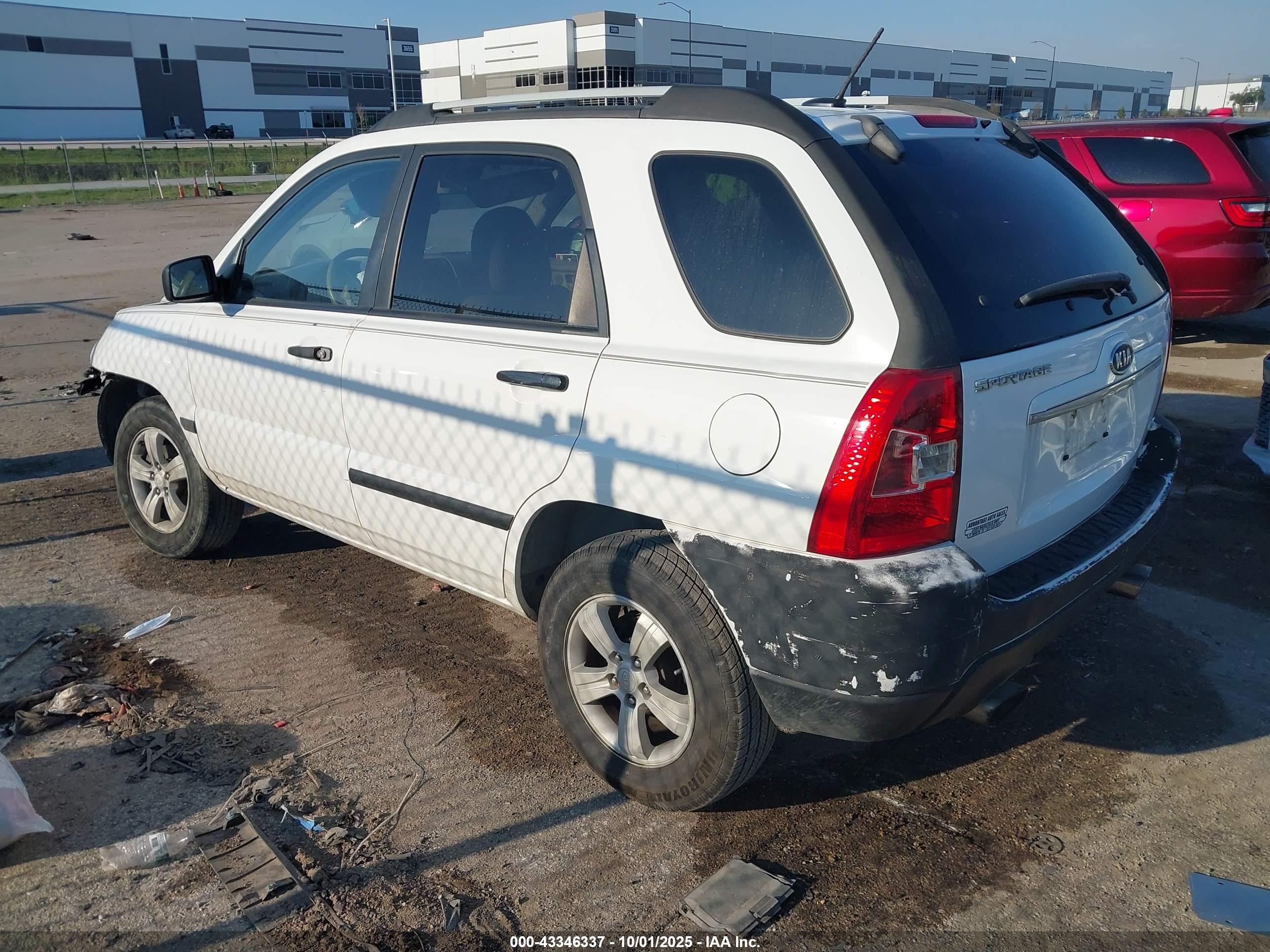 KIA SPORTAGE image 3