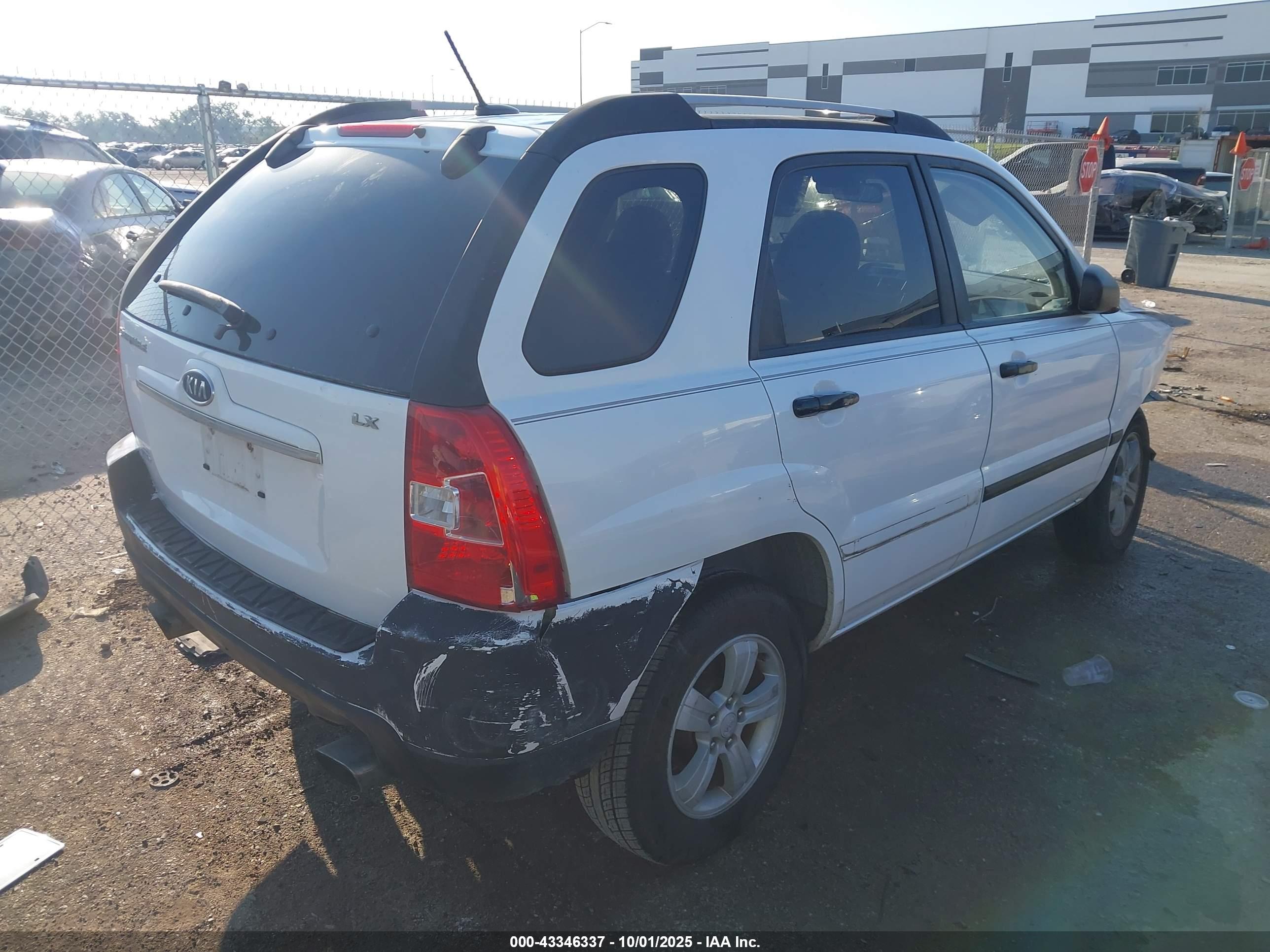 KIA SPORTAGE image 4