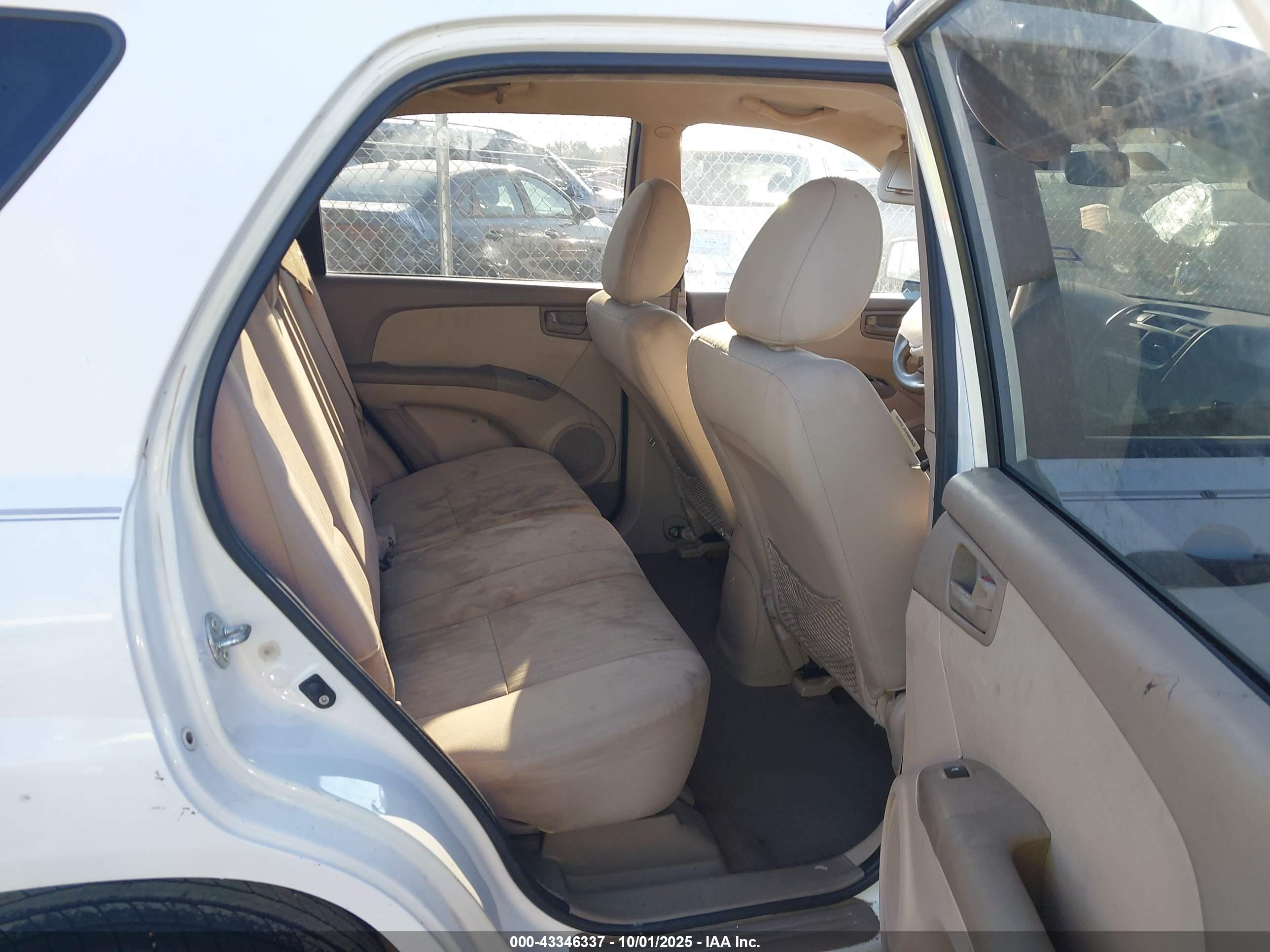 KIA SPORTAGE image 8