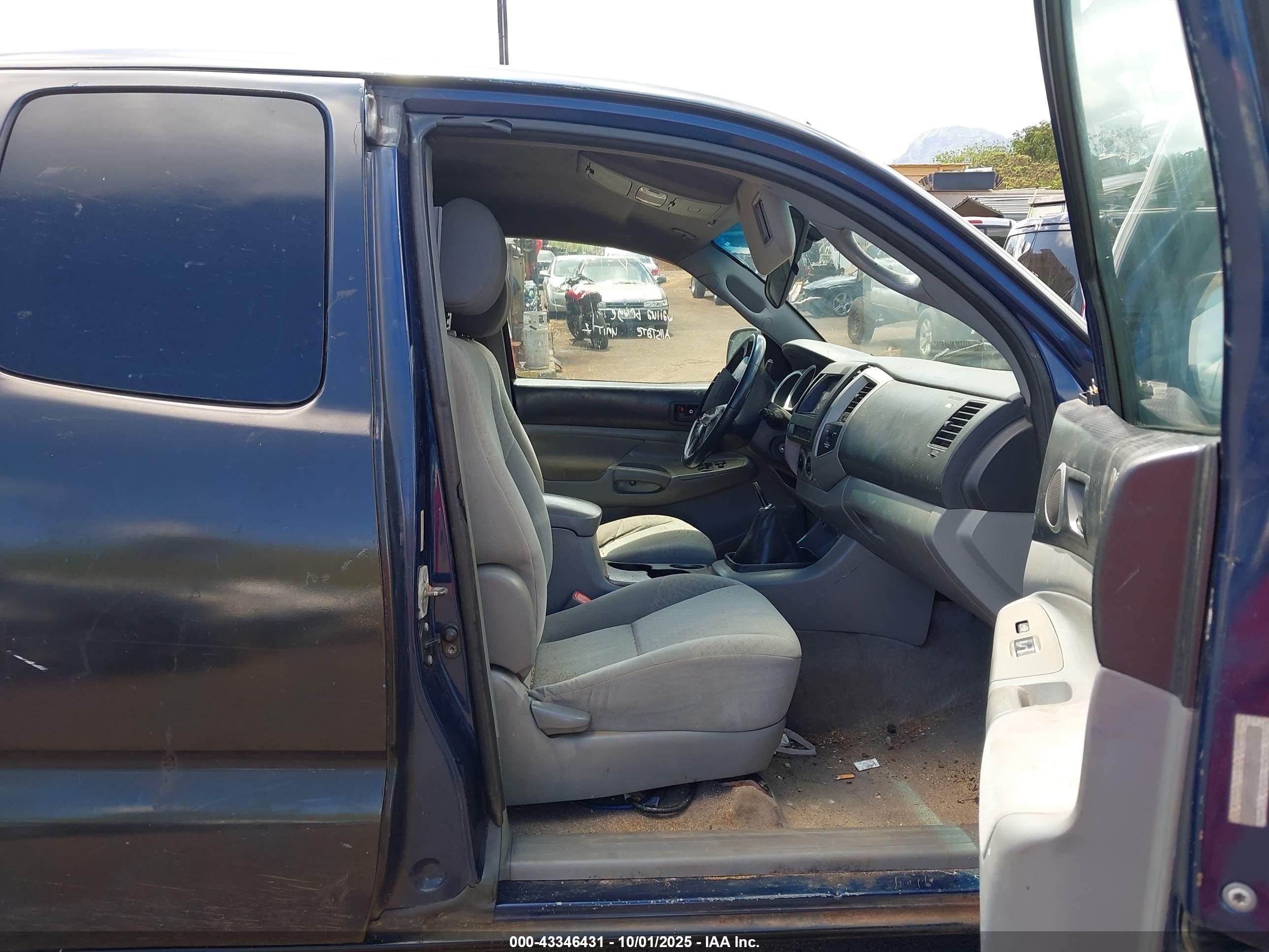 TOYOTA TACOMA image 5