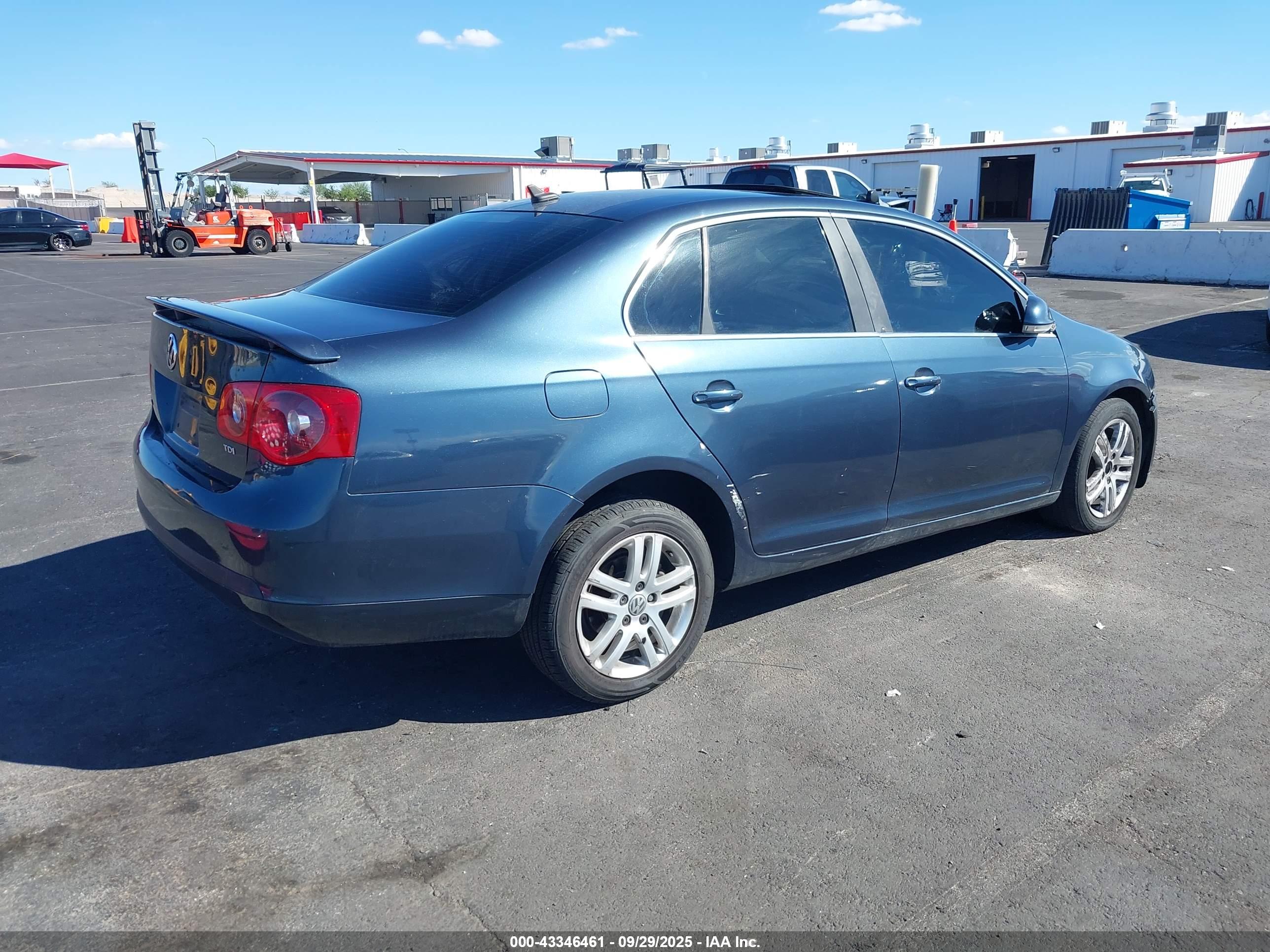VOLKSWAGEN JETTA image 4