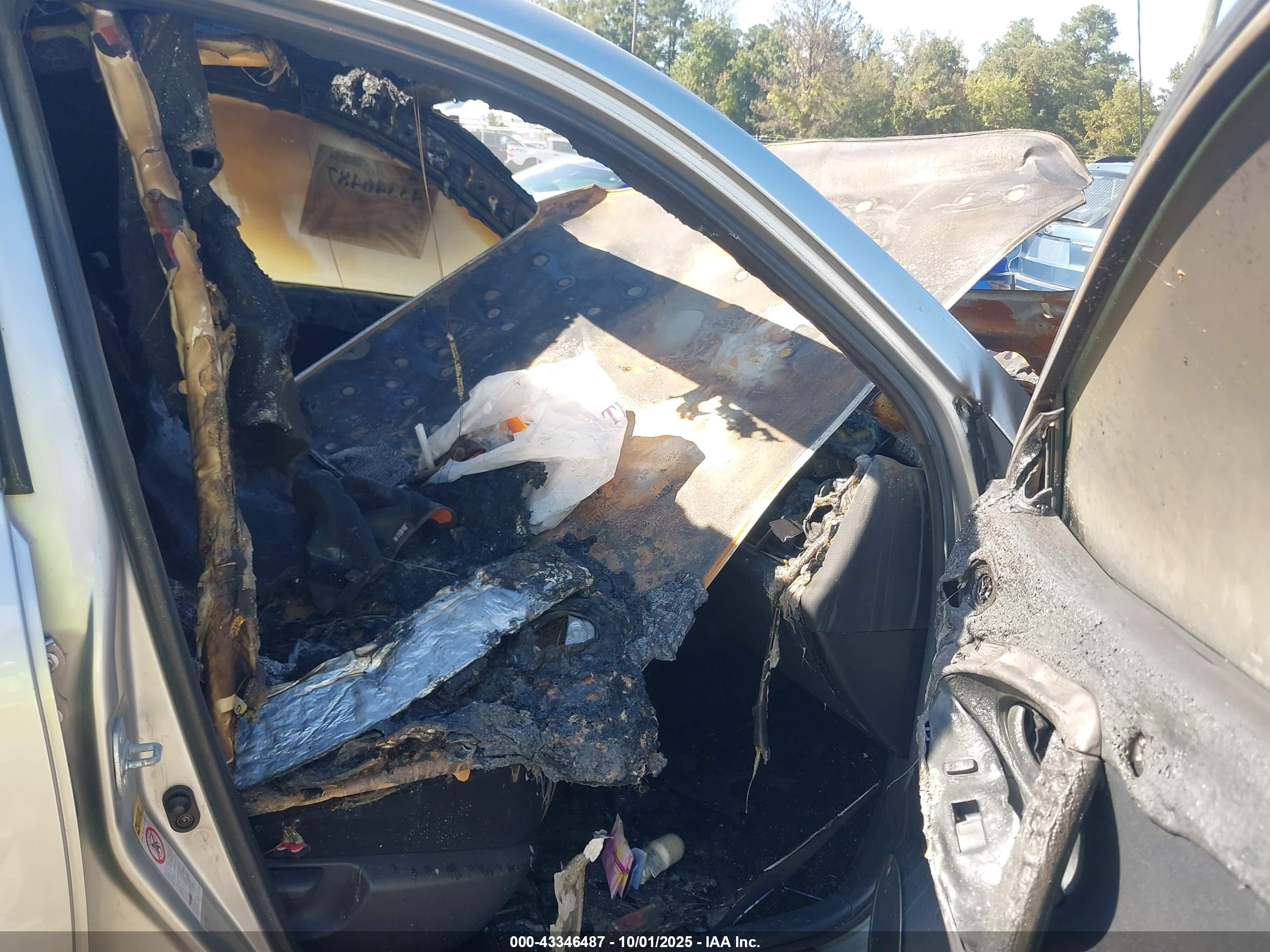 TOYOTA RAV4 image 5