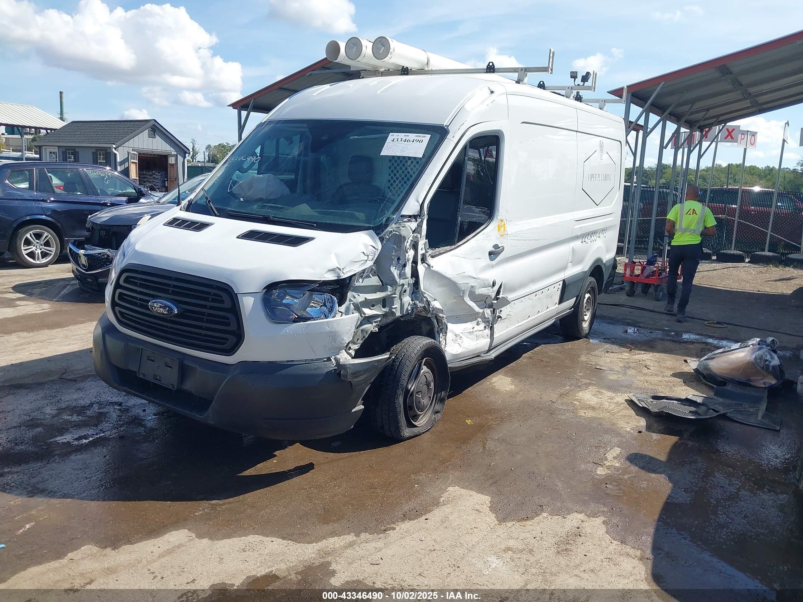 FORD TRANSIT-250 image 2