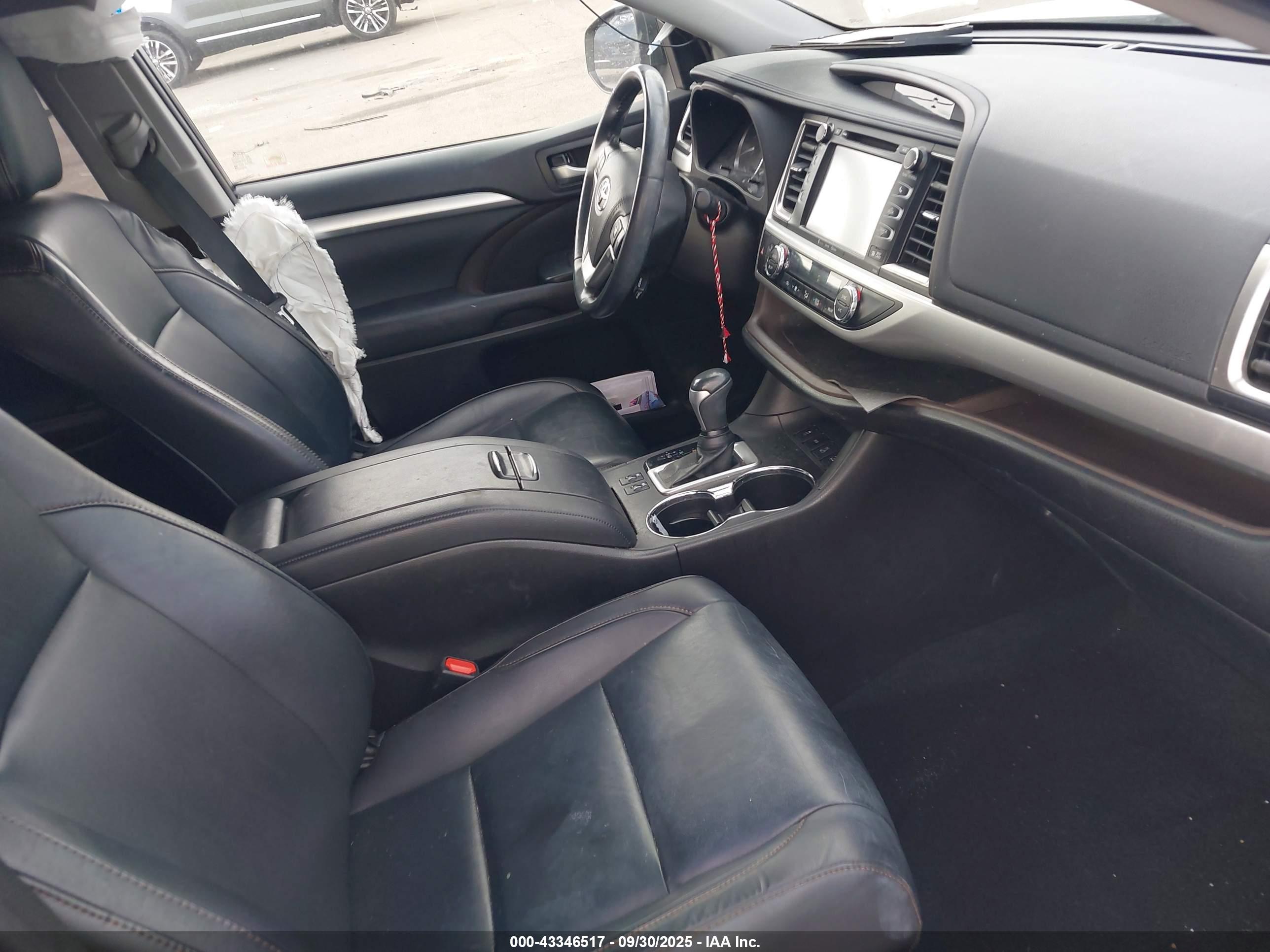 TOYOTA HIGHLANDER image 5