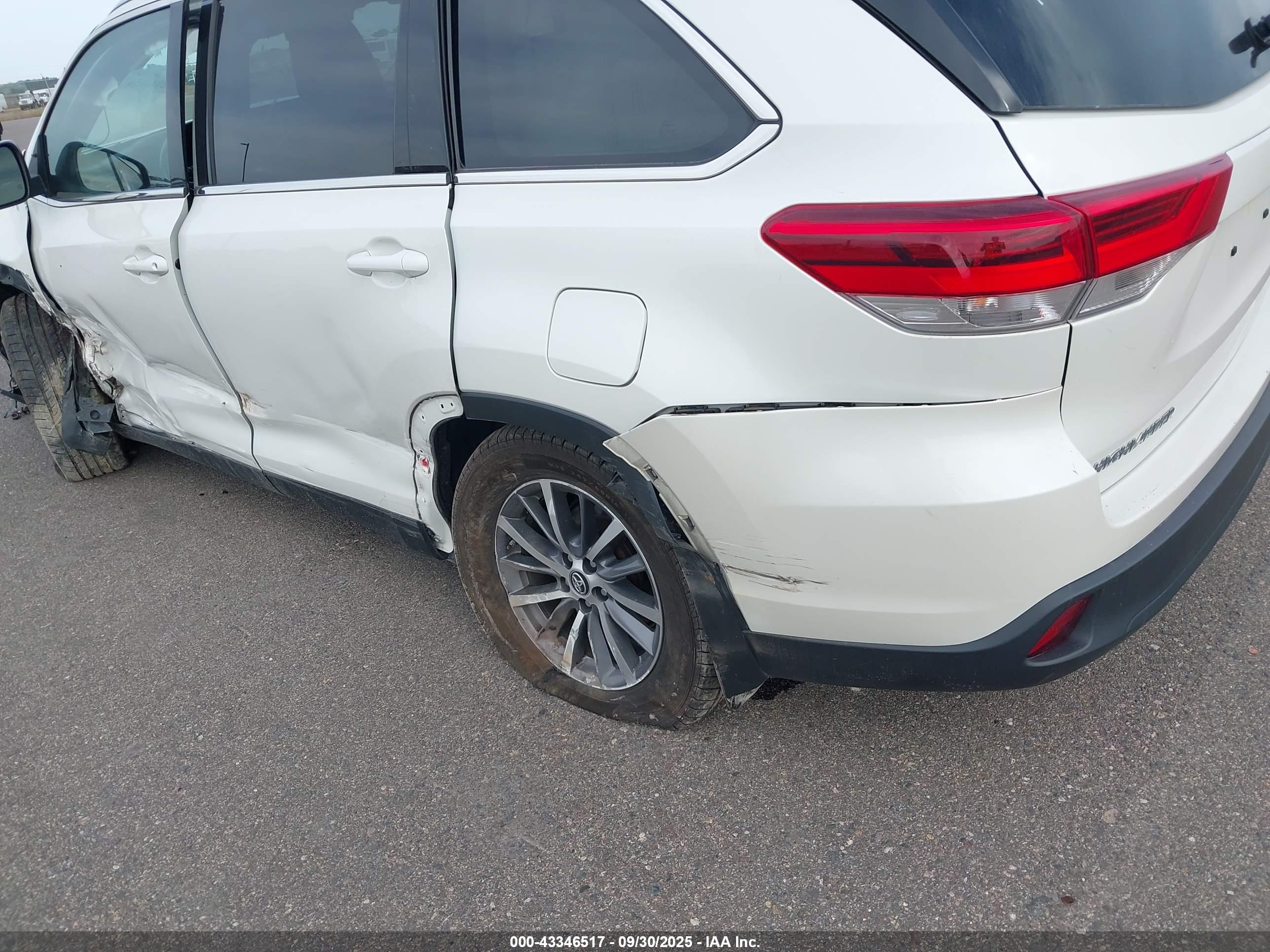 TOYOTA HIGHLANDER image 6
