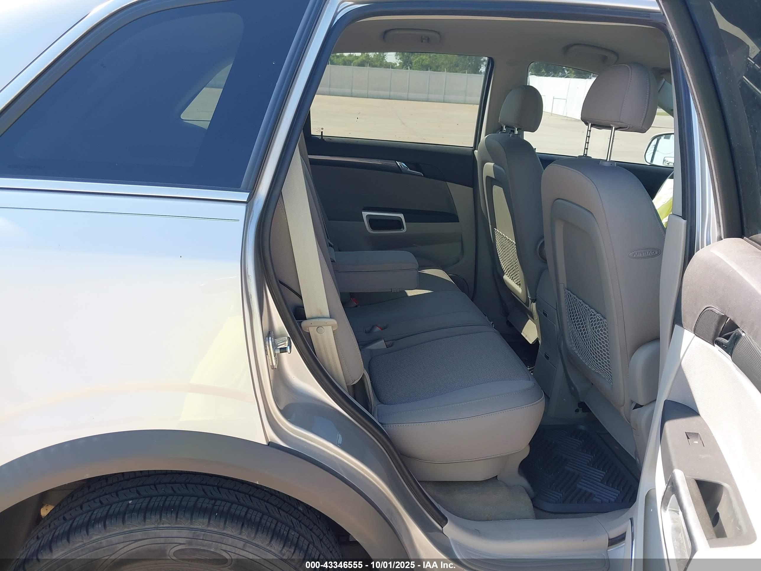 SATURN VUE image 8