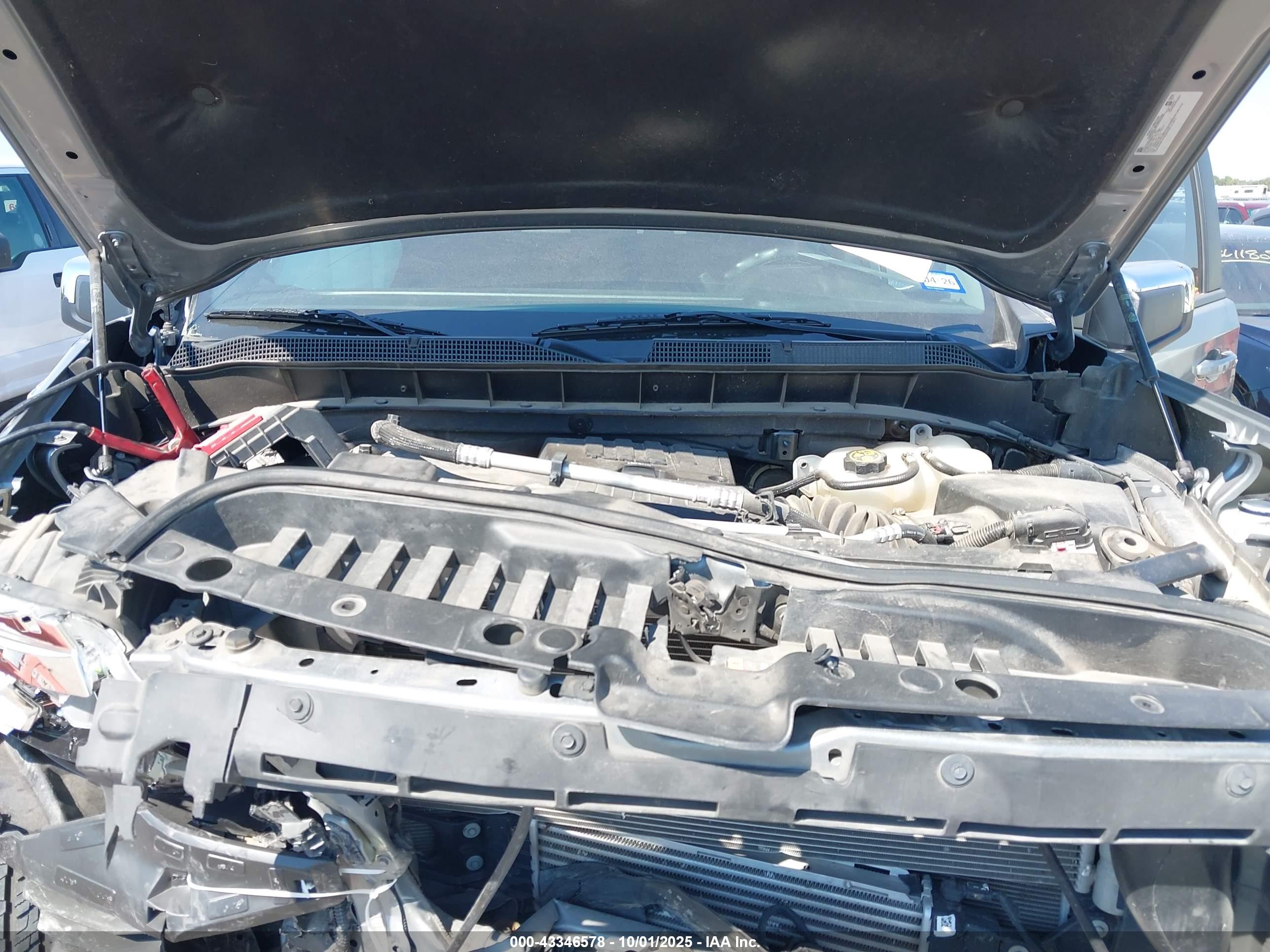 CHEVROLET SILVERADO image 10