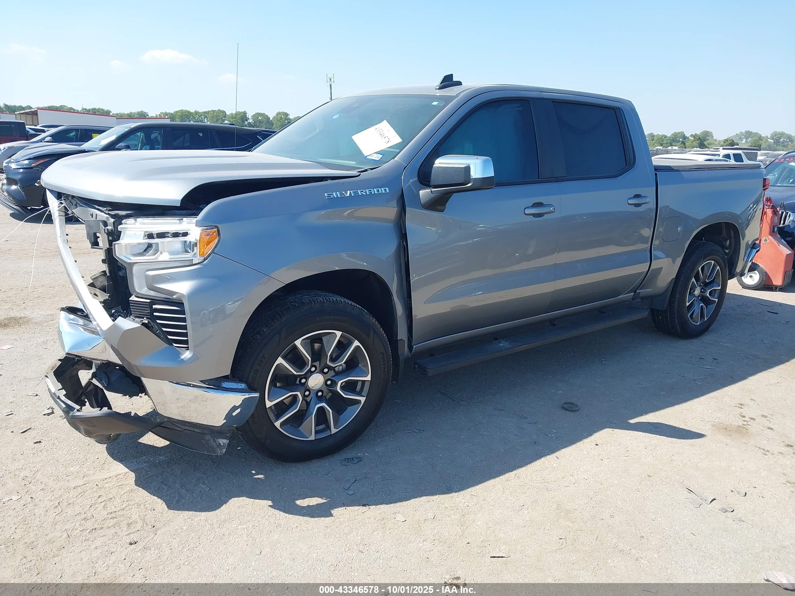 CHEVROLET SILVERADO image 2