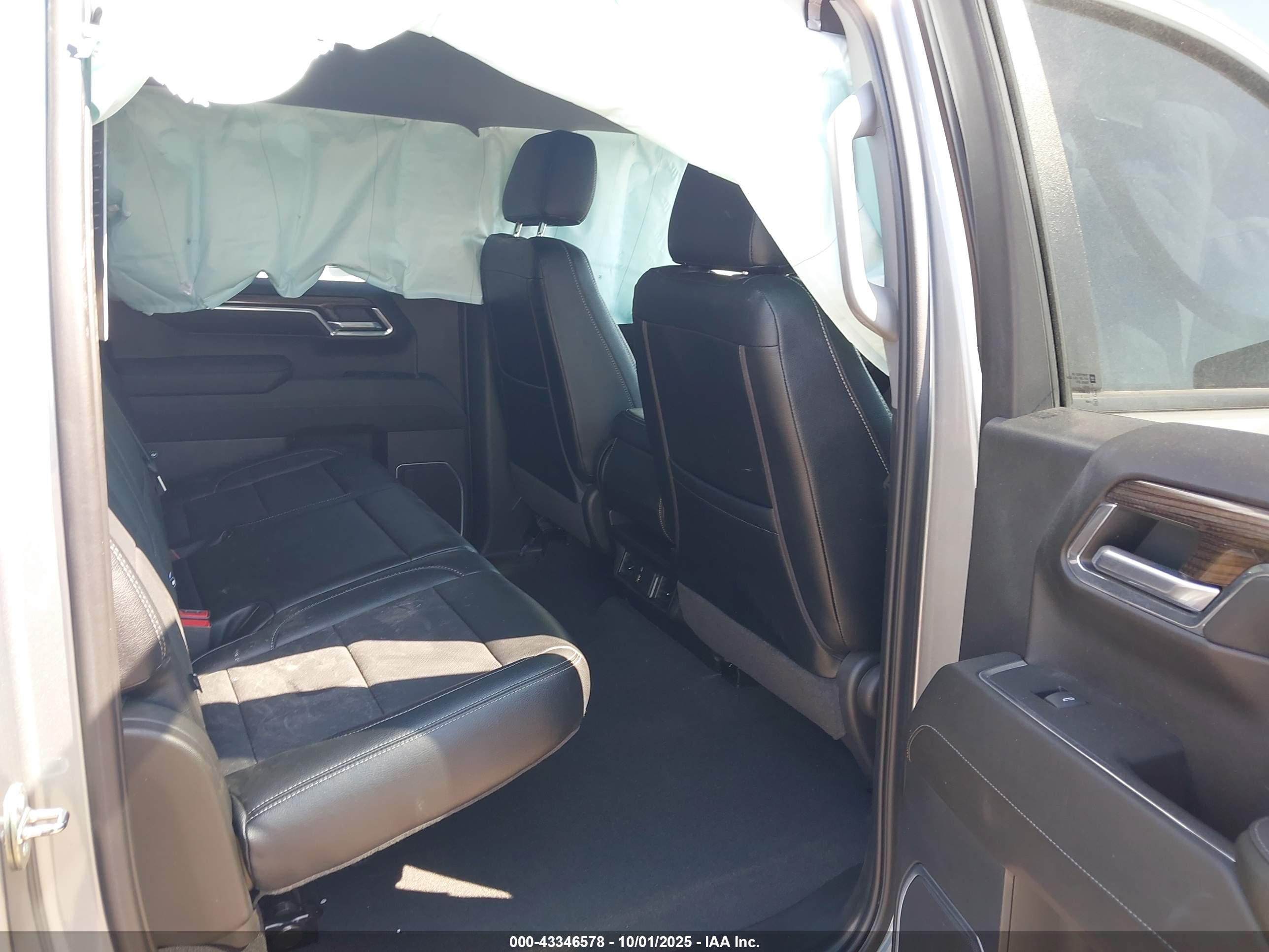 CHEVROLET SILVERADO image 8