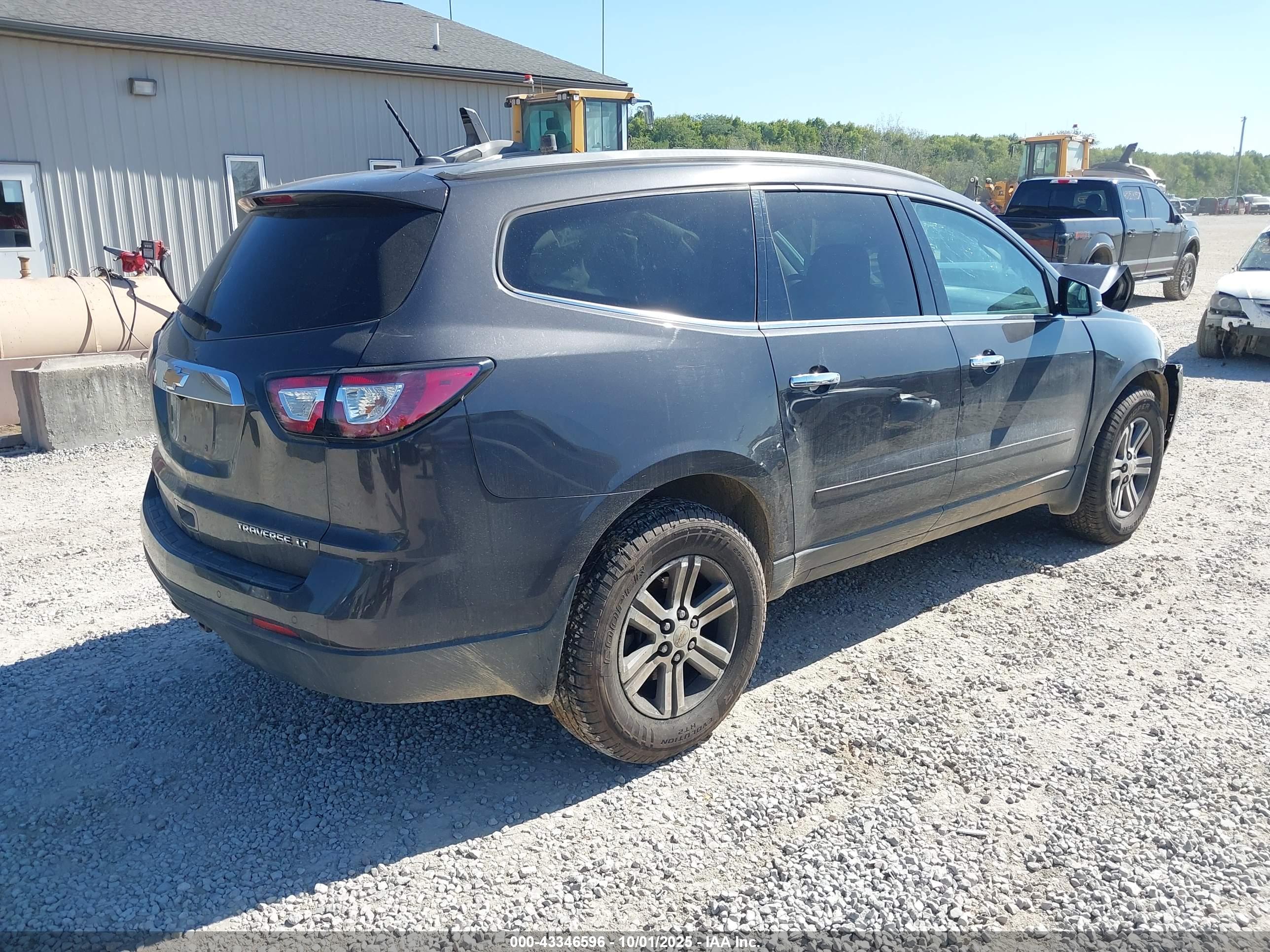 CHEVROLET TRAVERSE image 4
