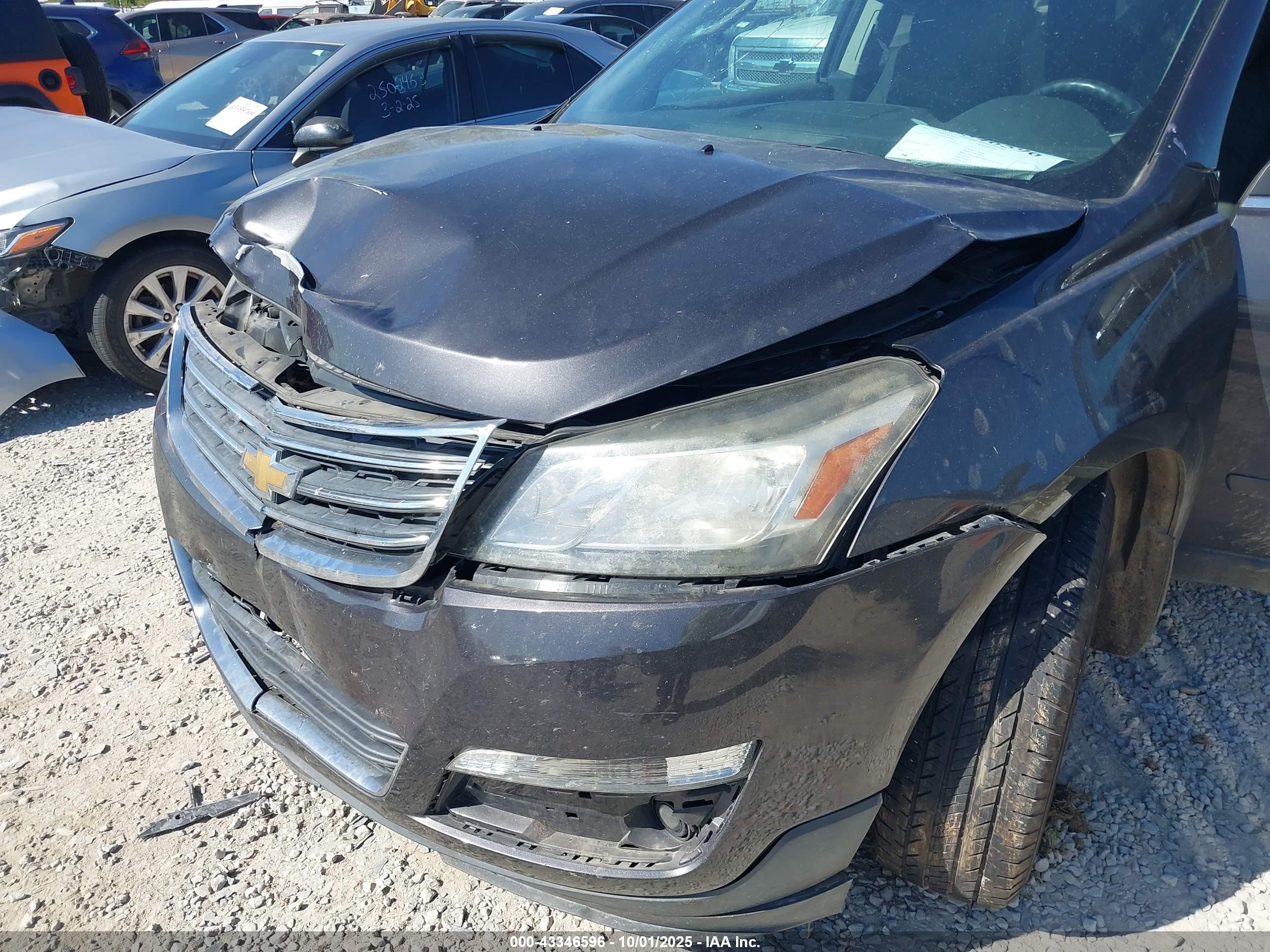 CHEVROLET TRAVERSE image 6
