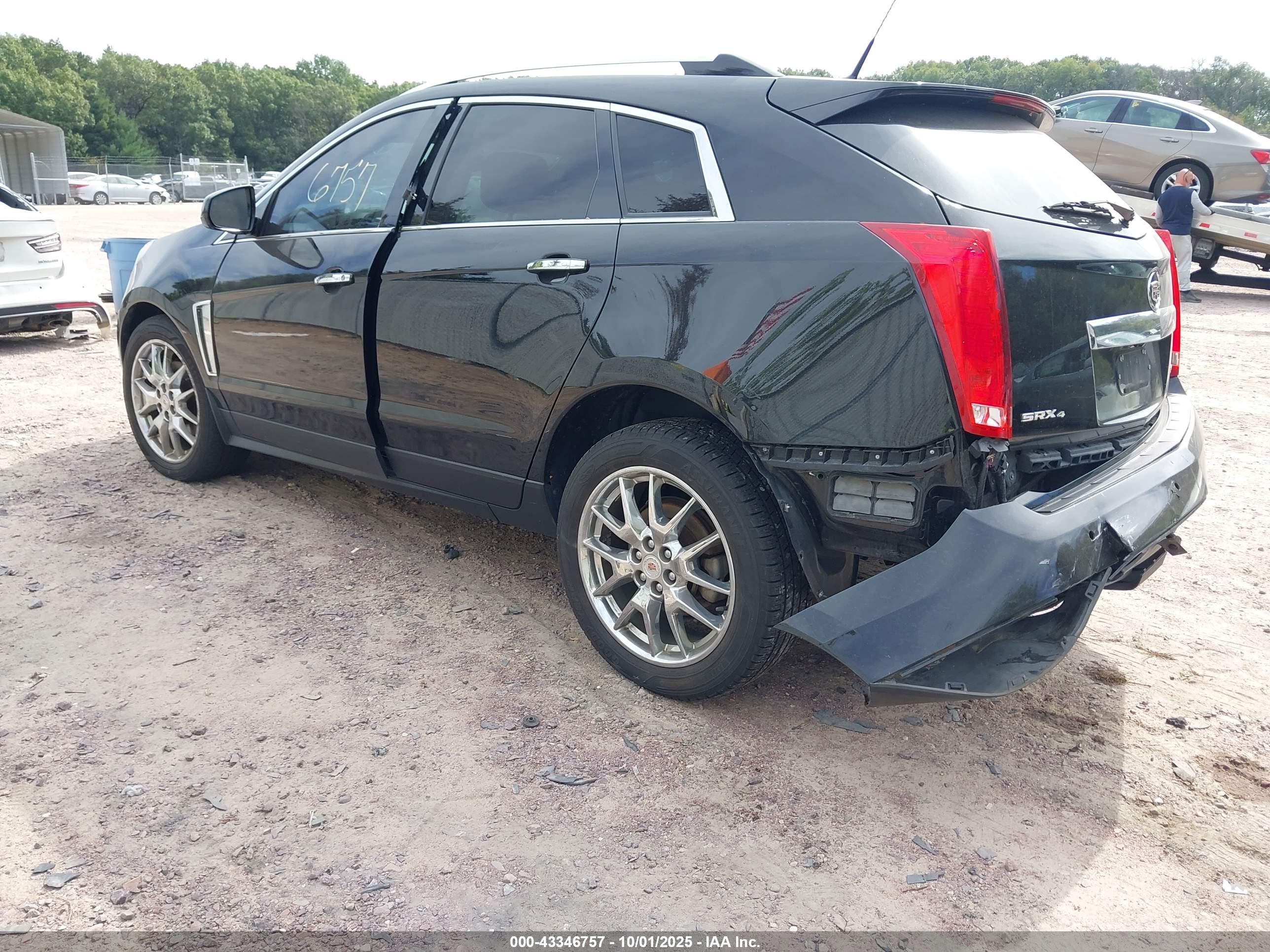 CADILLAC SRX image 3