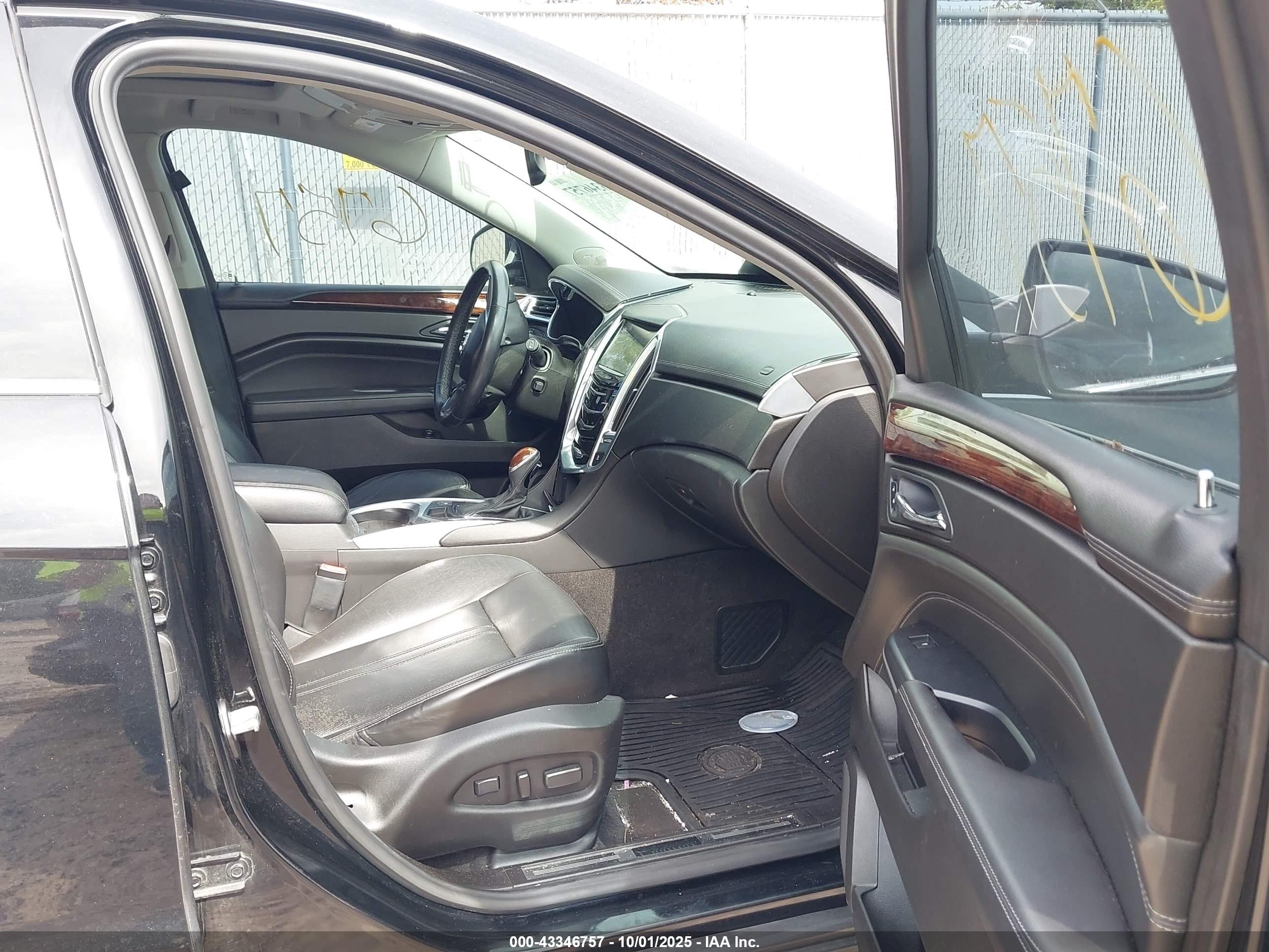 CADILLAC SRX image 5