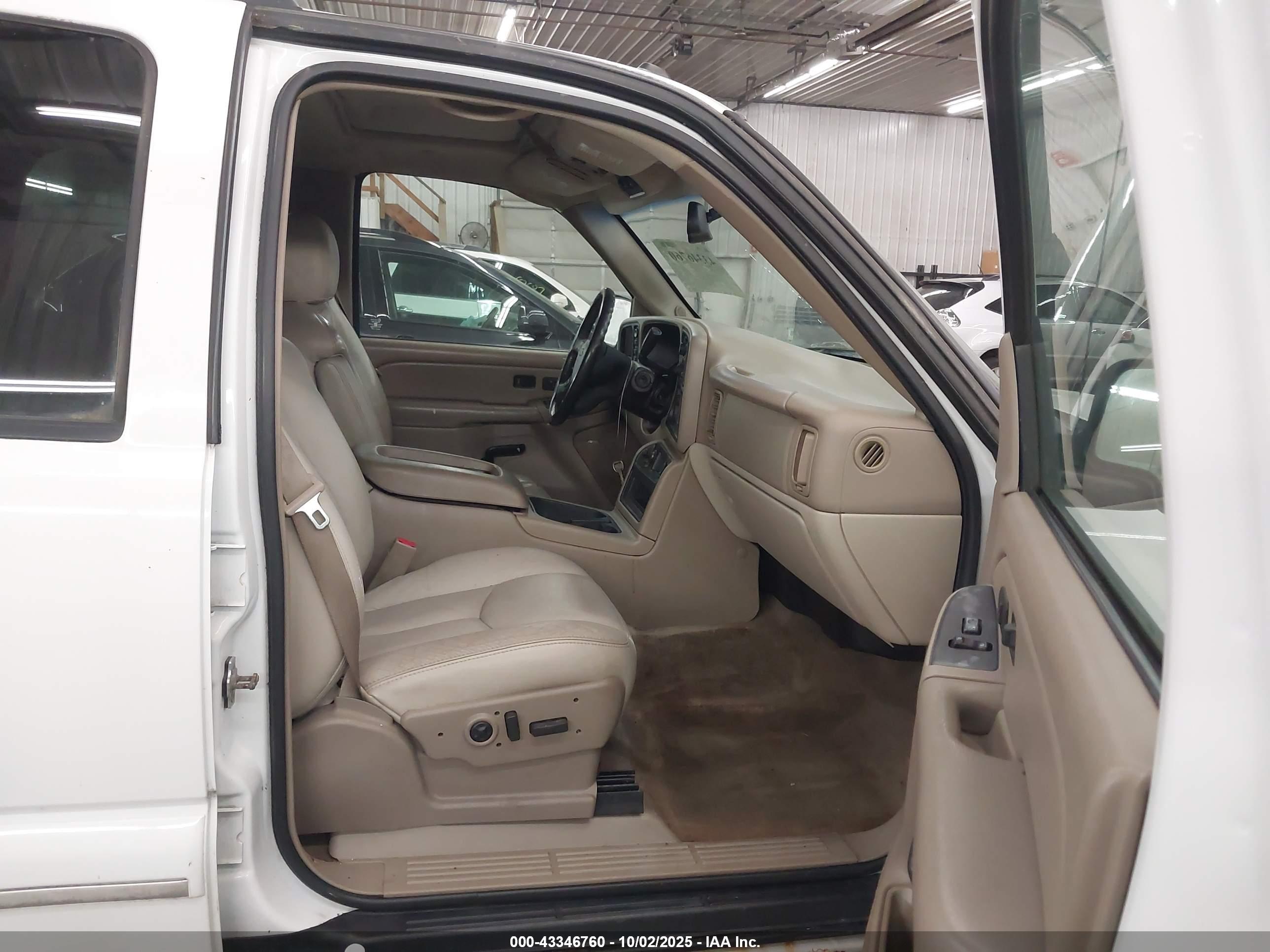CHEVROLET TAHOE image 5