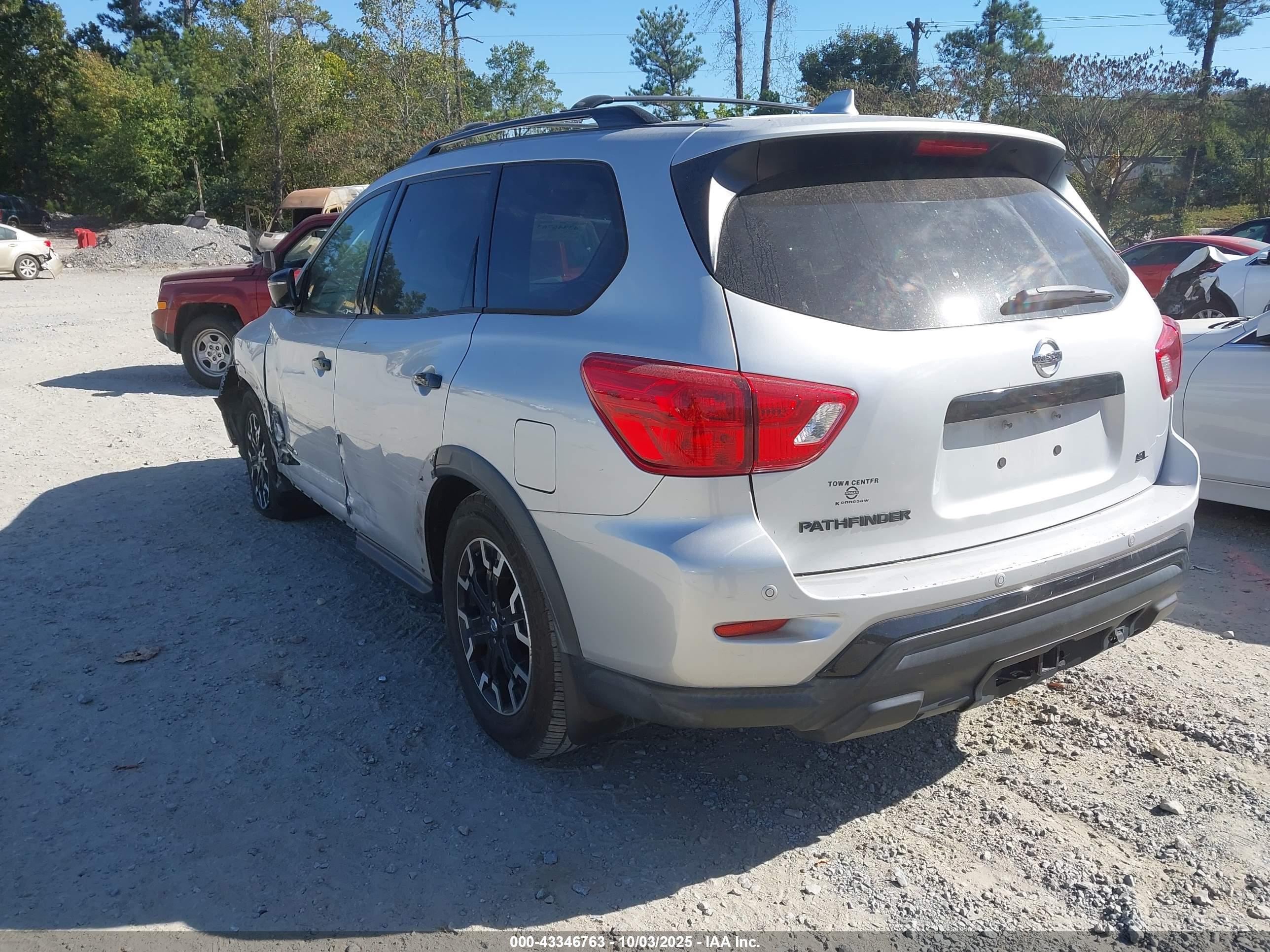 NISSAN PATHFINDER image 3