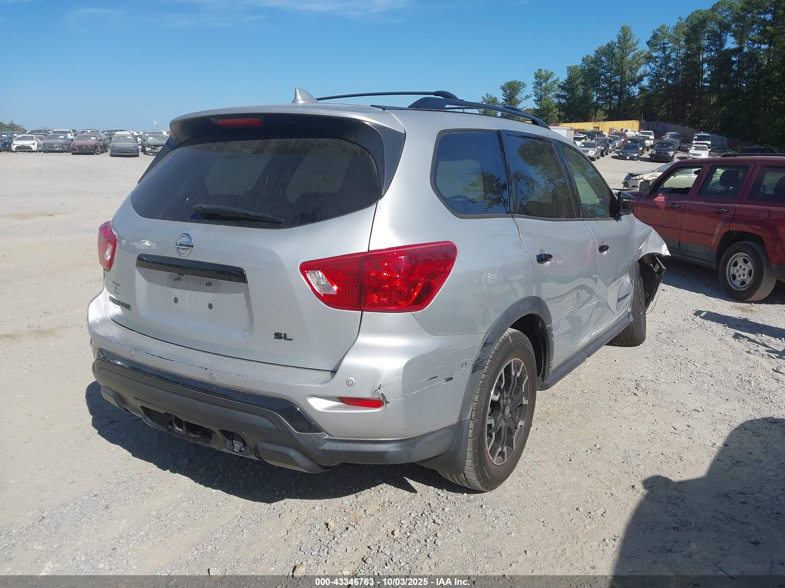 NISSAN PATHFINDER image 4
