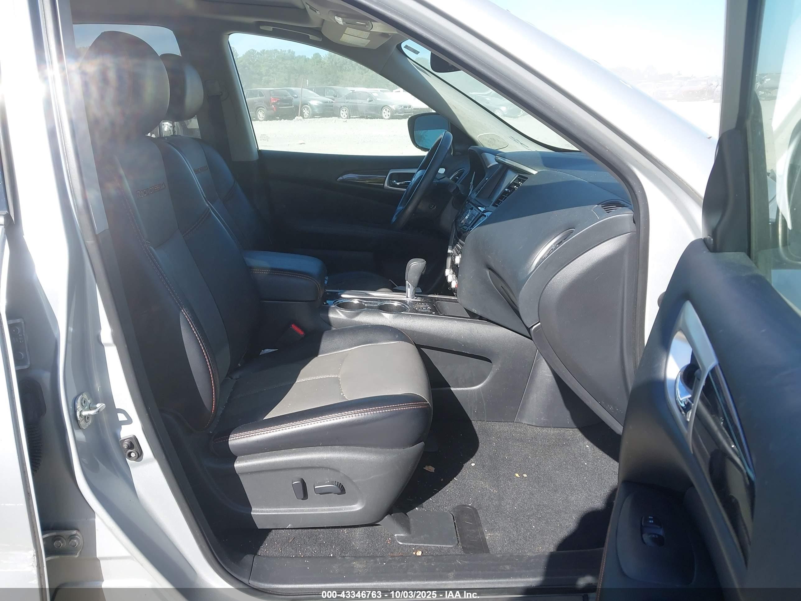 NISSAN PATHFINDER image 5