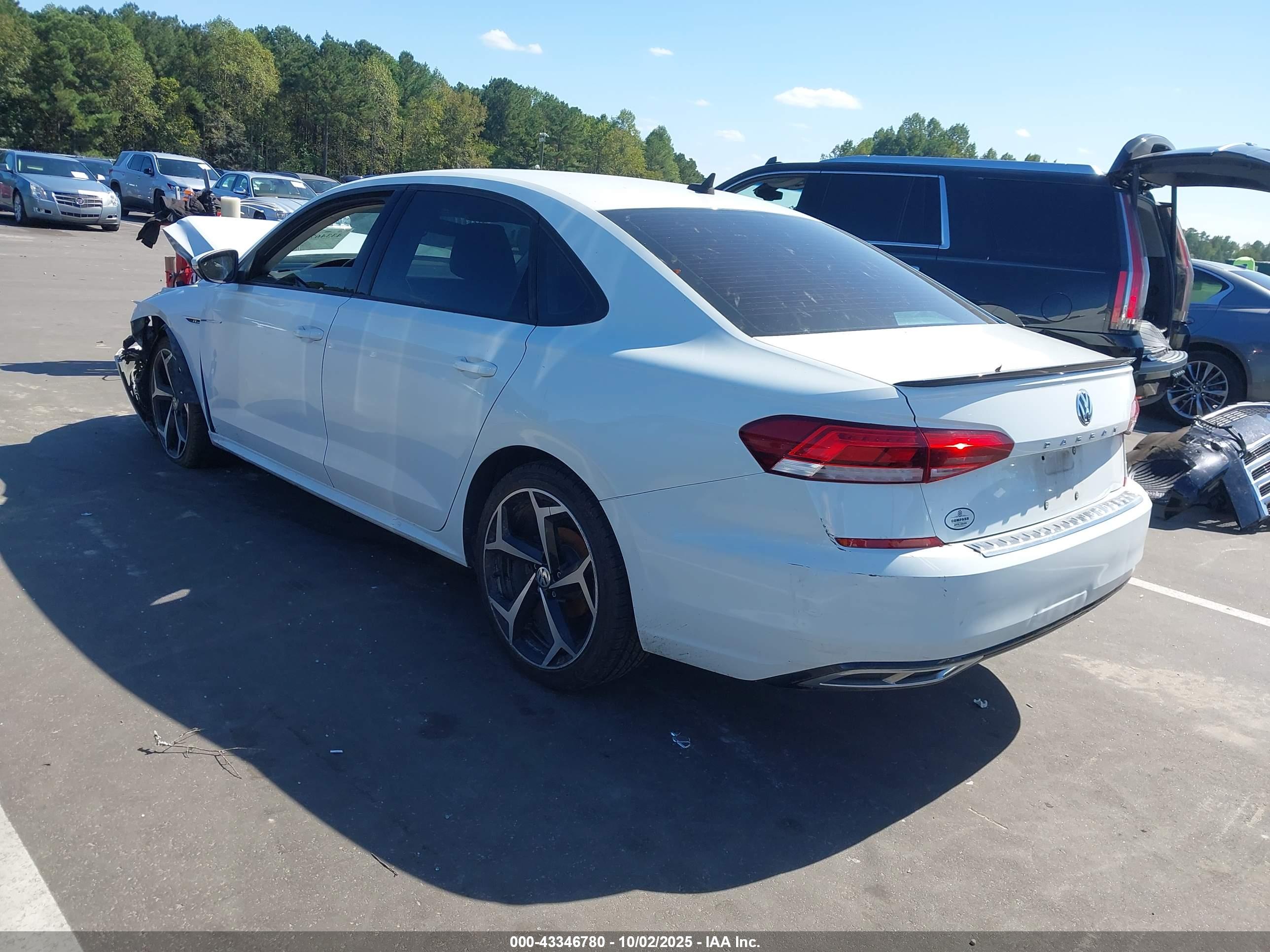 VOLKSWAGEN PASSAT image 3