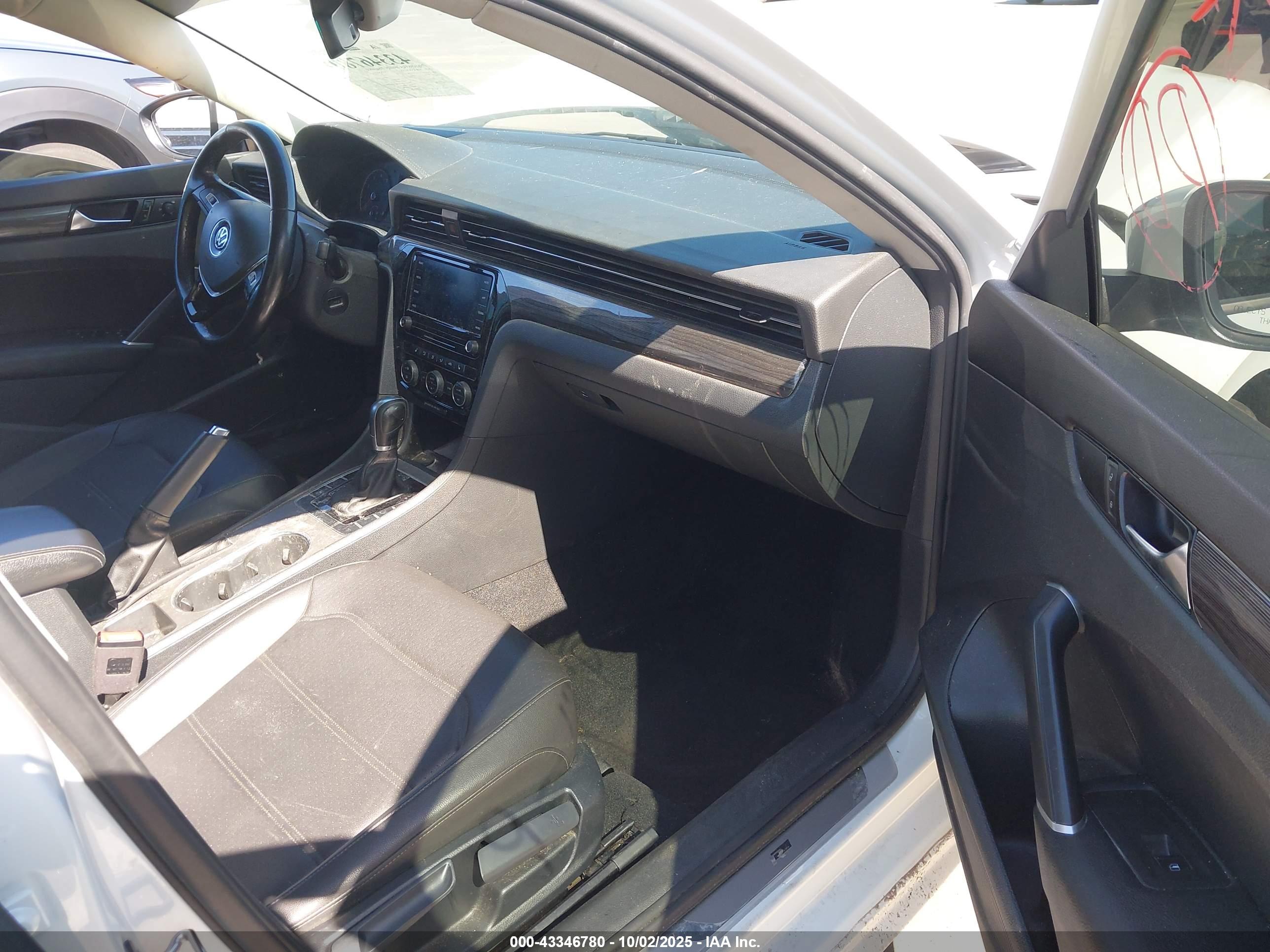 VOLKSWAGEN PASSAT image 5