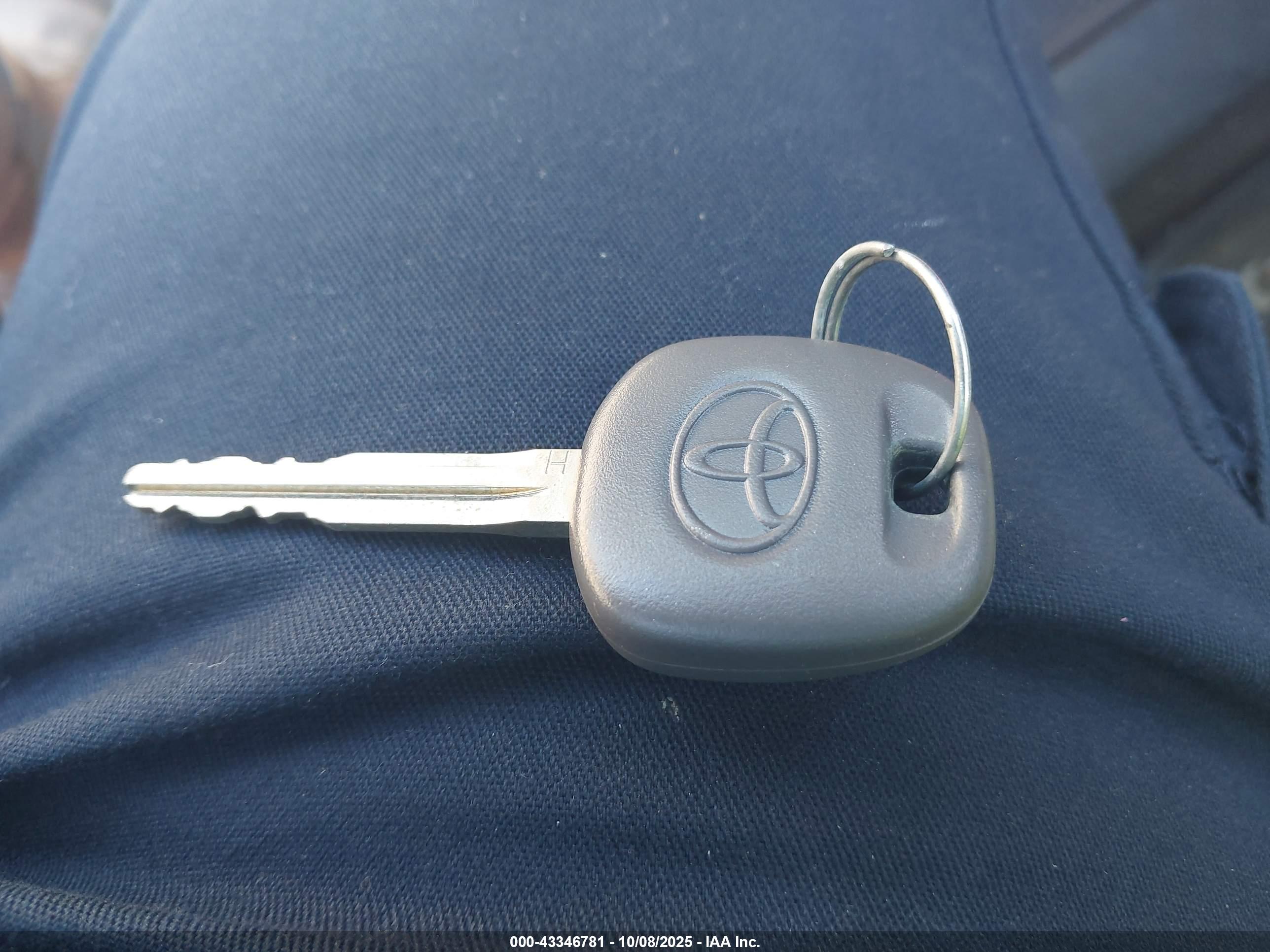 TOYOTA CAMRY image 11
