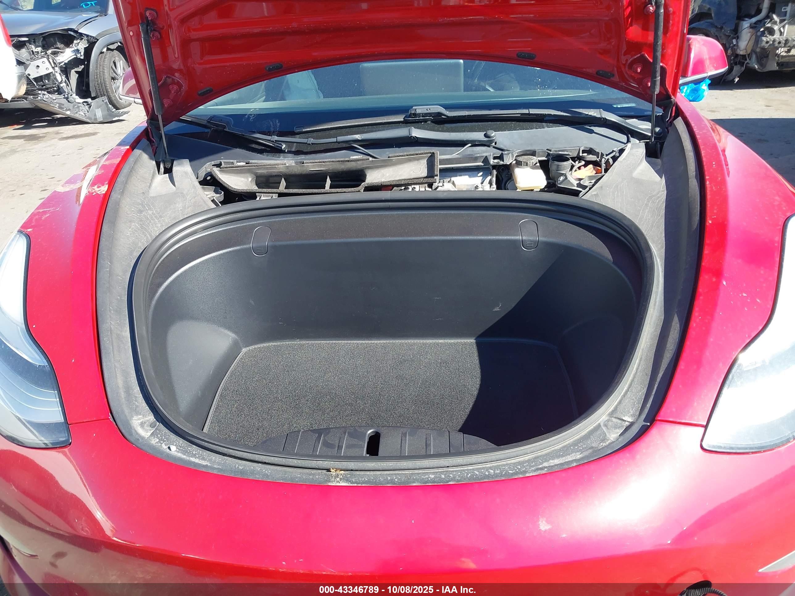 TESLA MODEL image 10