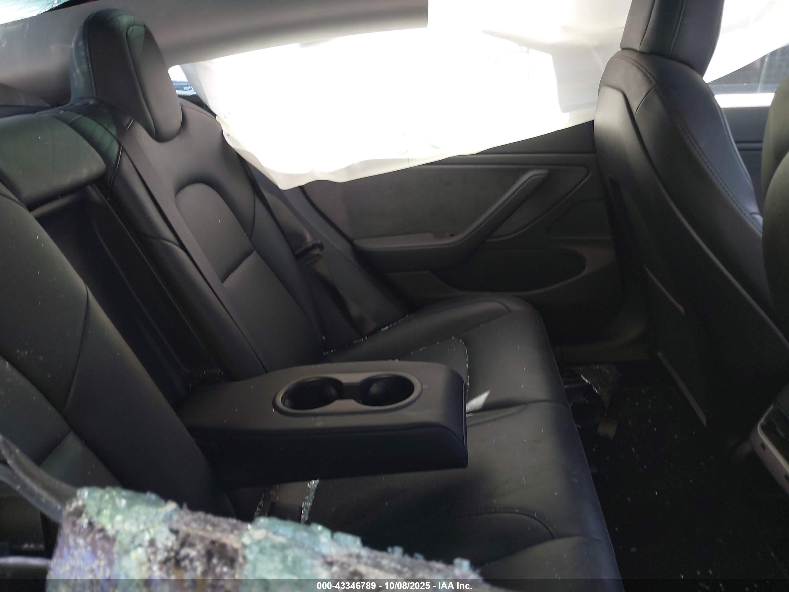 TESLA MODEL image 8