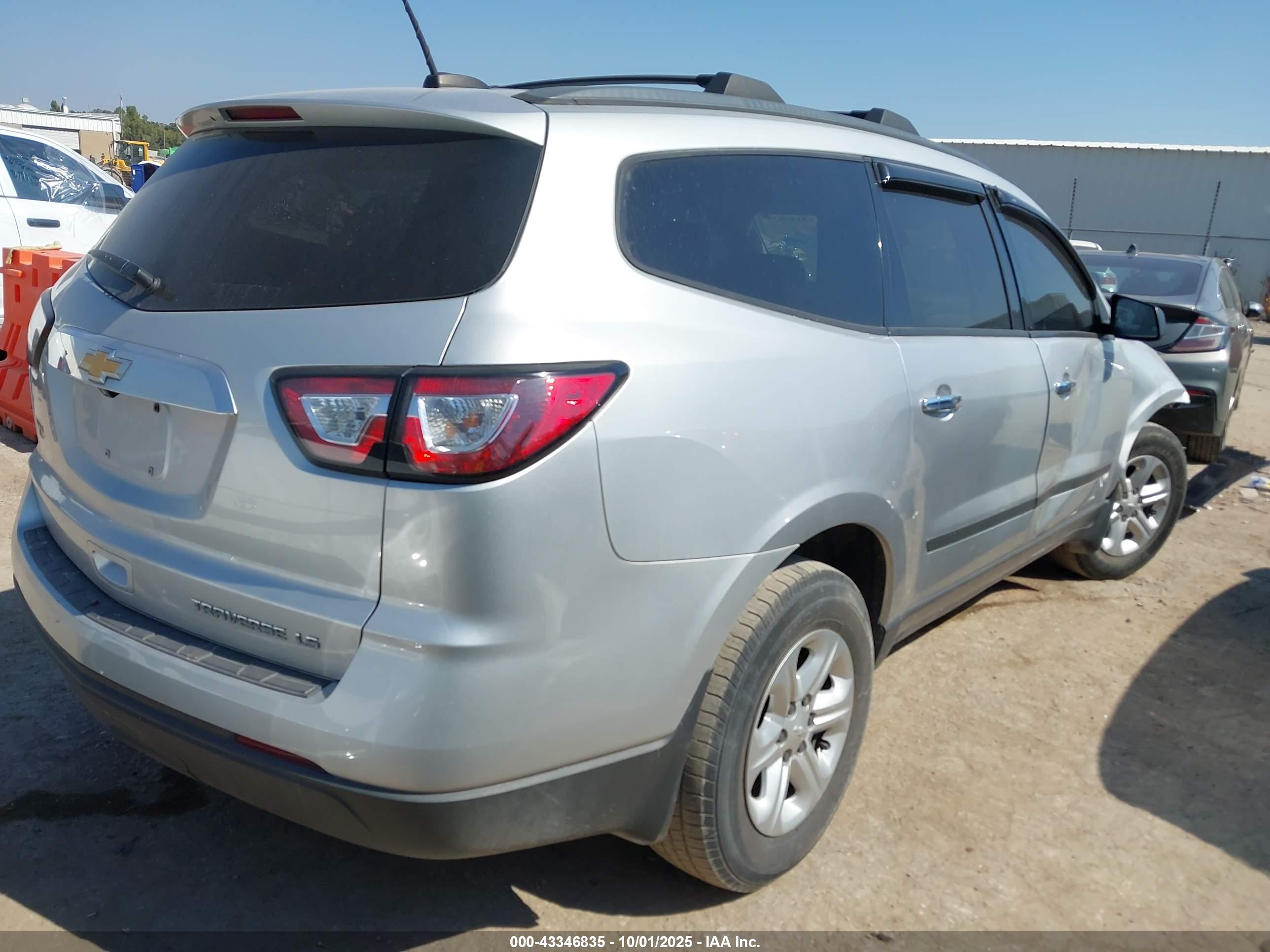 CHEVROLET TRAVERSE image 4