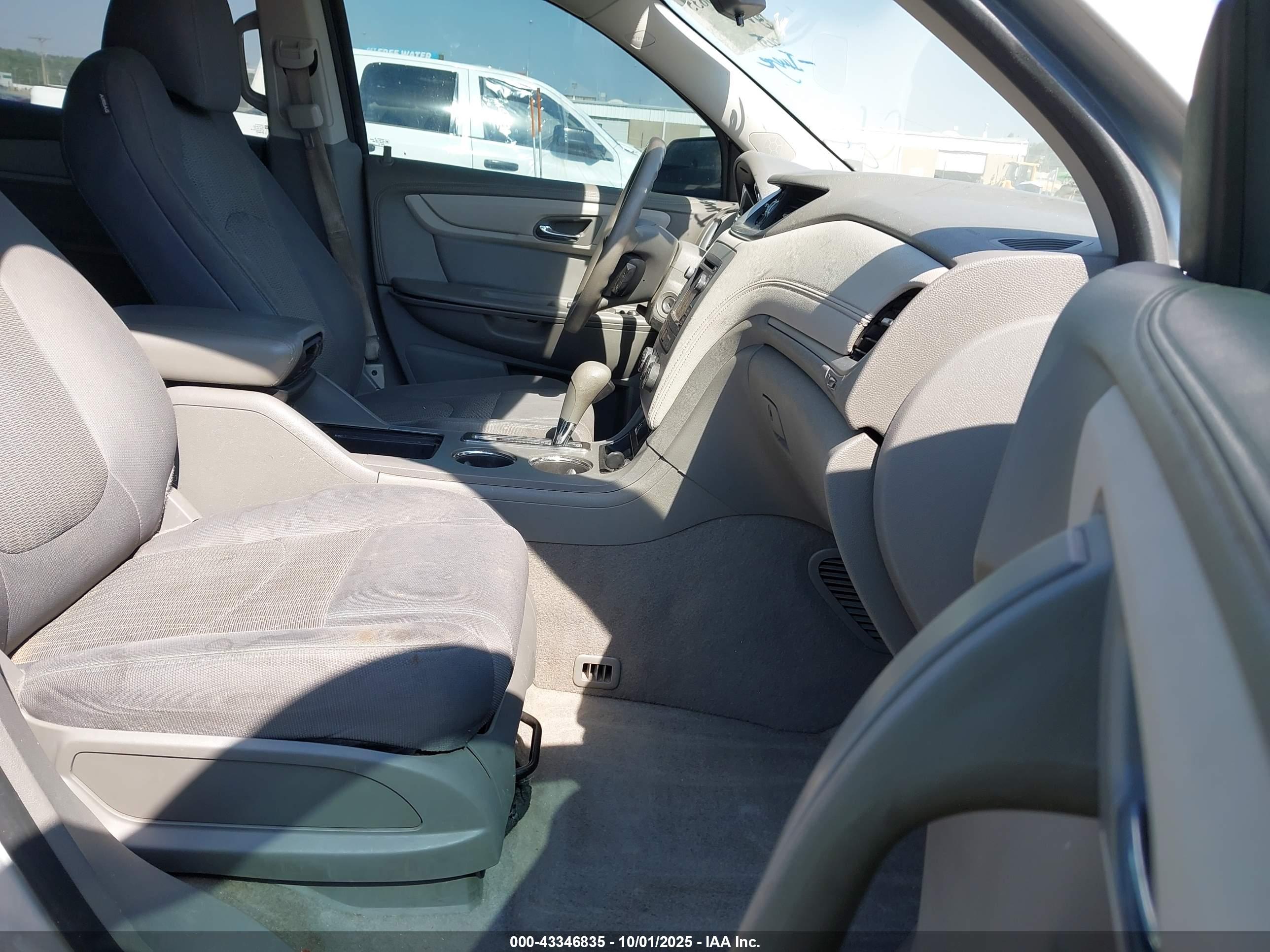 CHEVROLET TRAVERSE image 5