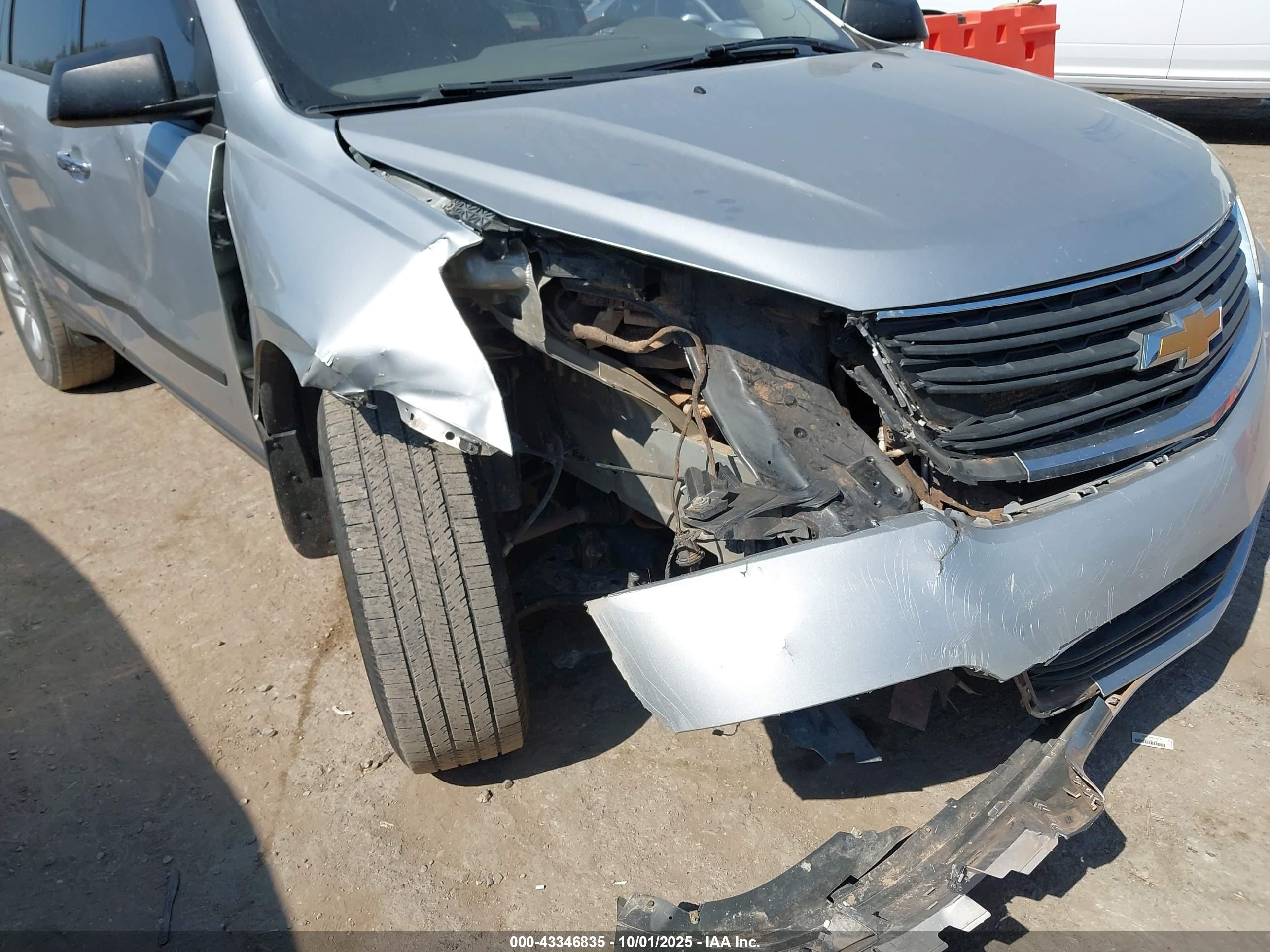 CHEVROLET TRAVERSE image 6