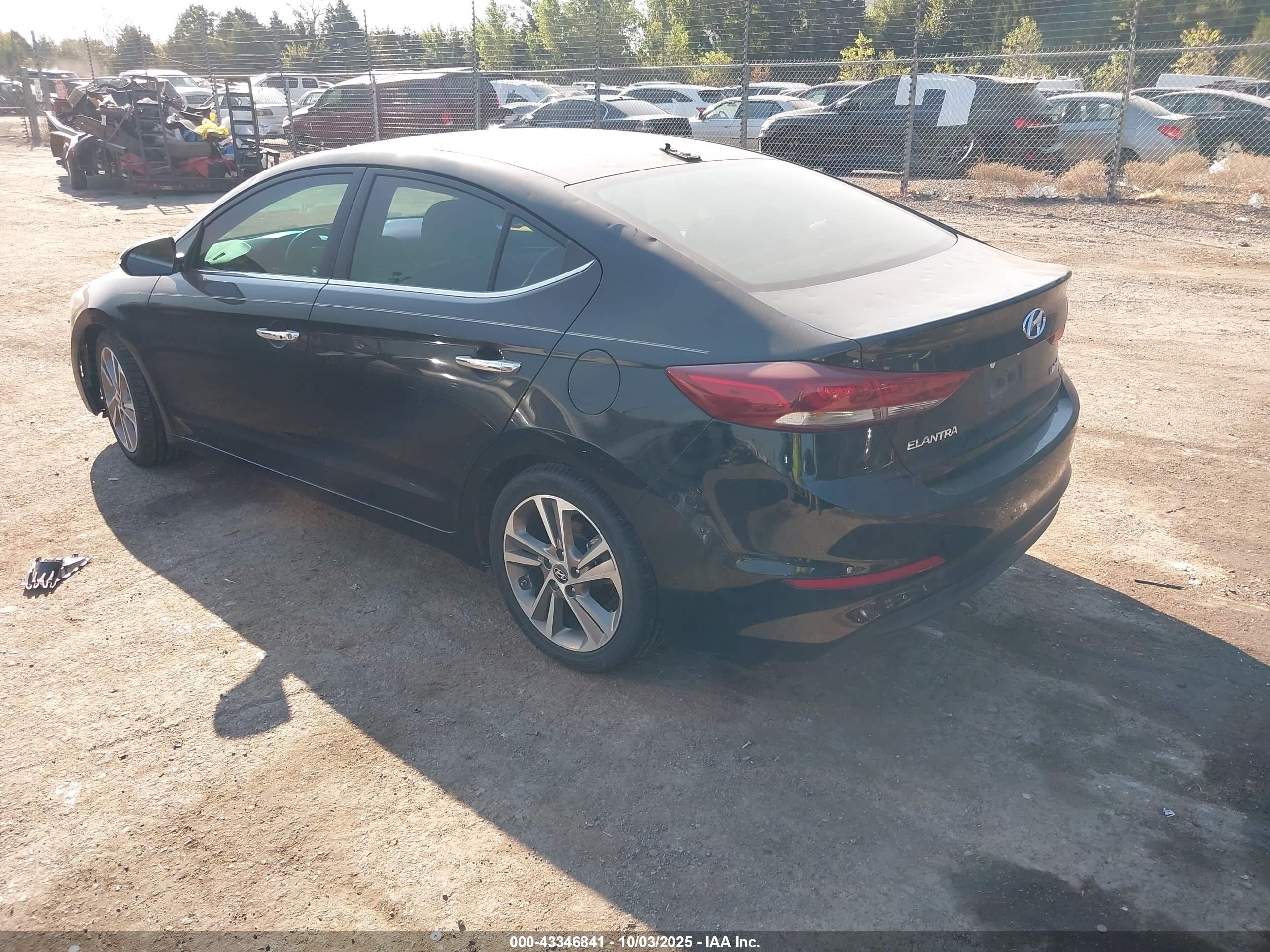 HYUNDAI ELANTRA image 3