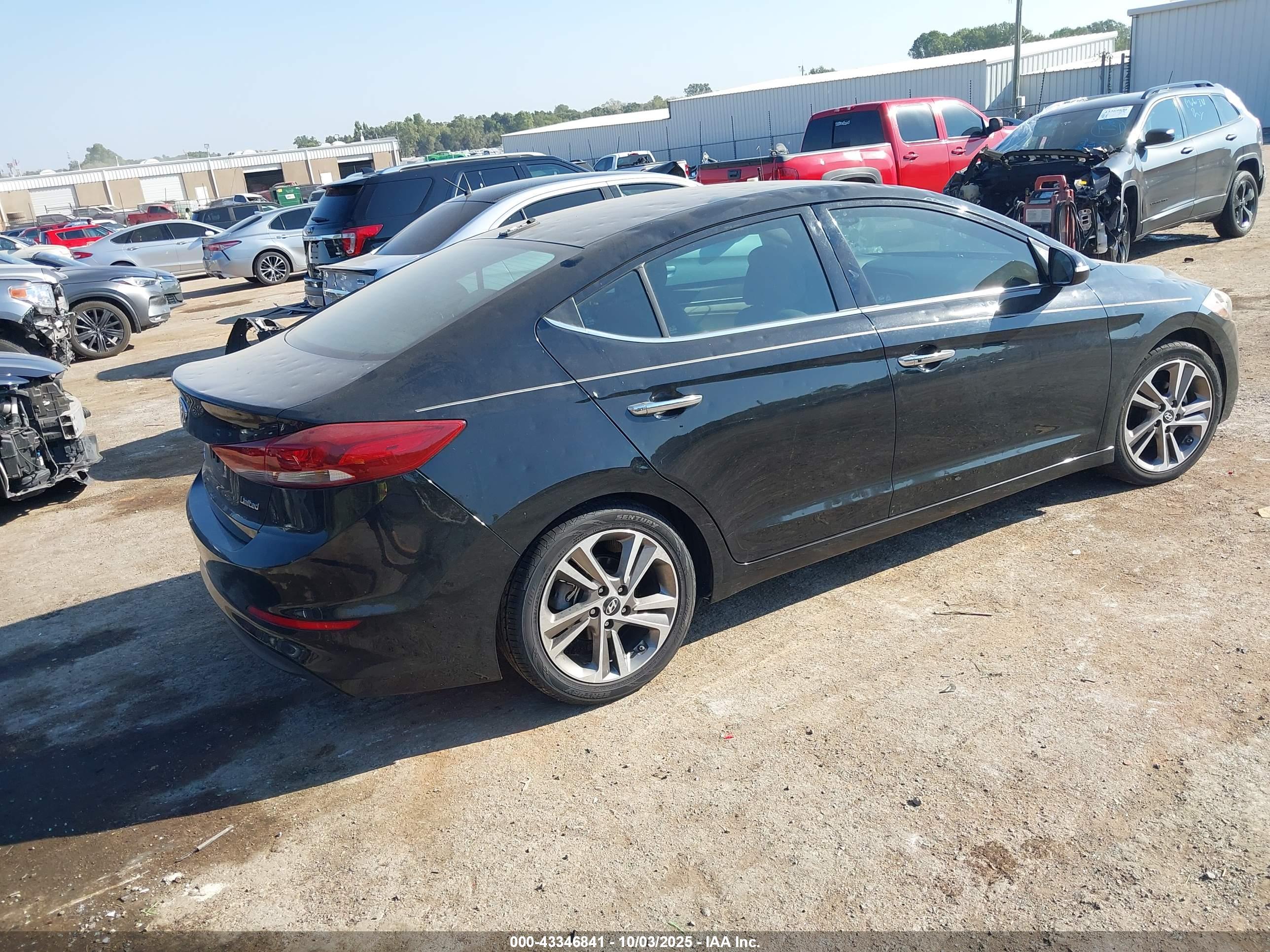 HYUNDAI ELANTRA image 4