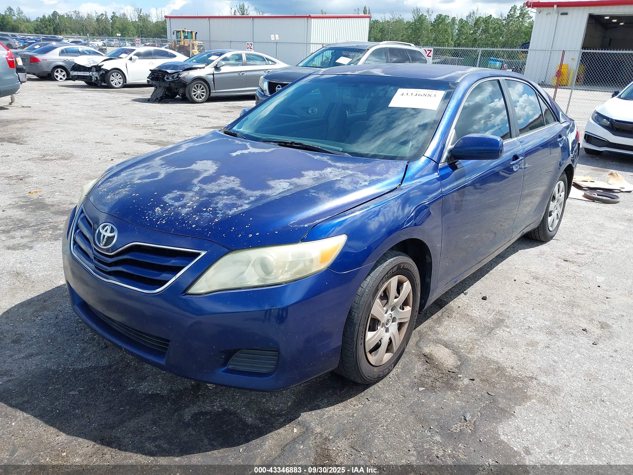 TOYOTA CAMRY image 2