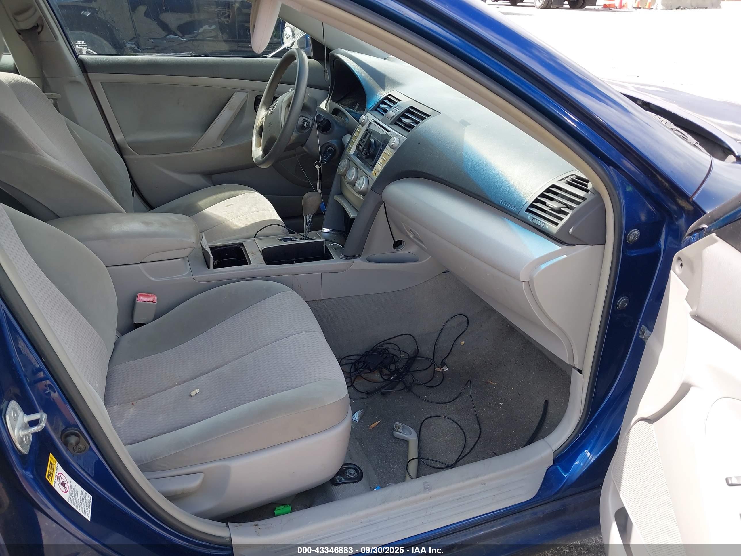 TOYOTA CAMRY image 5