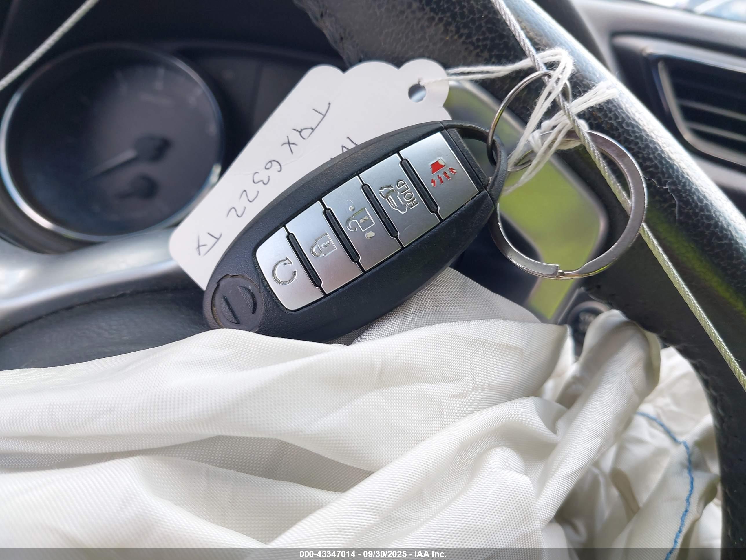 NISSAN ROGUE image 11