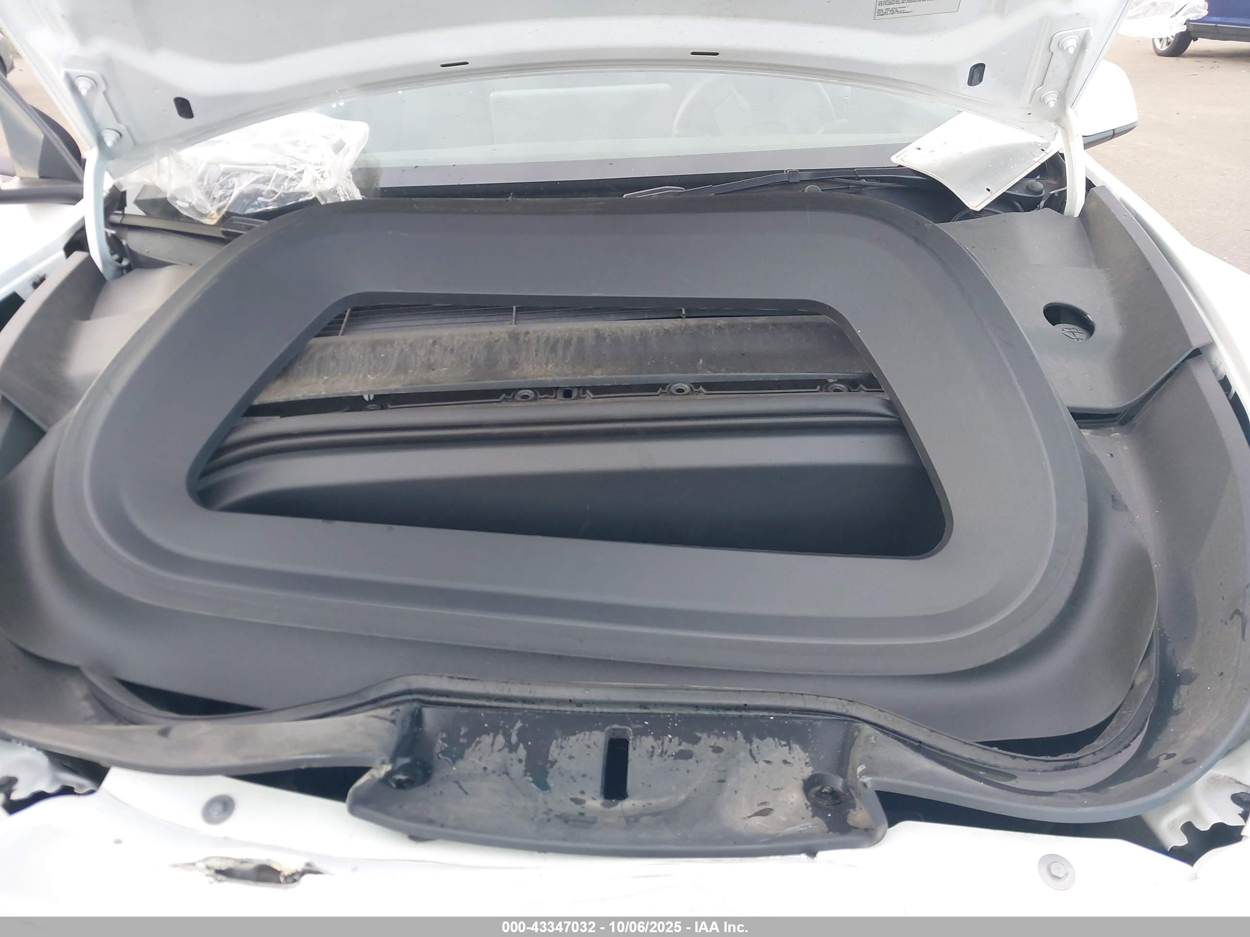 TESLA MODEL image 10