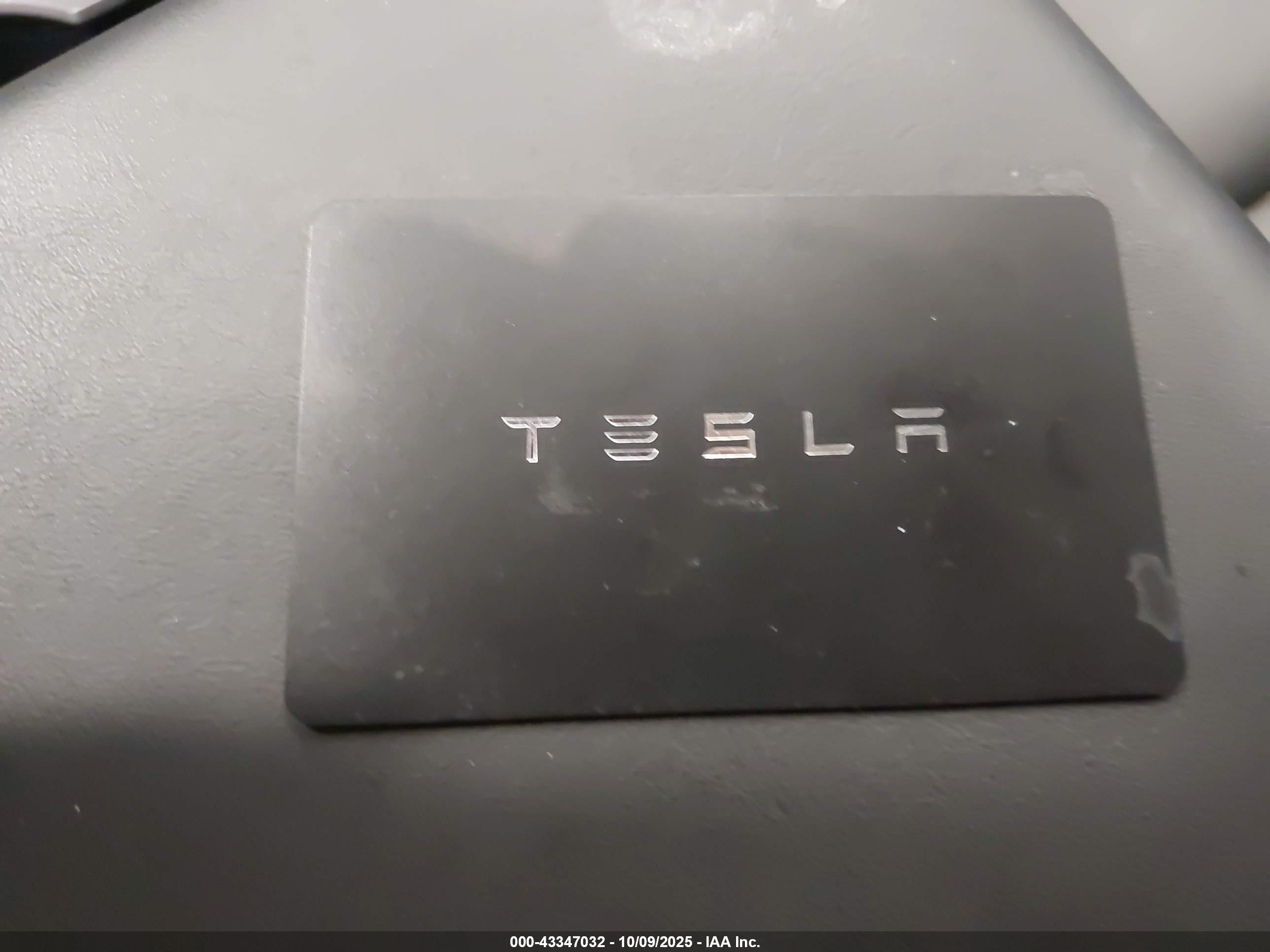 TESLA MODEL image 11