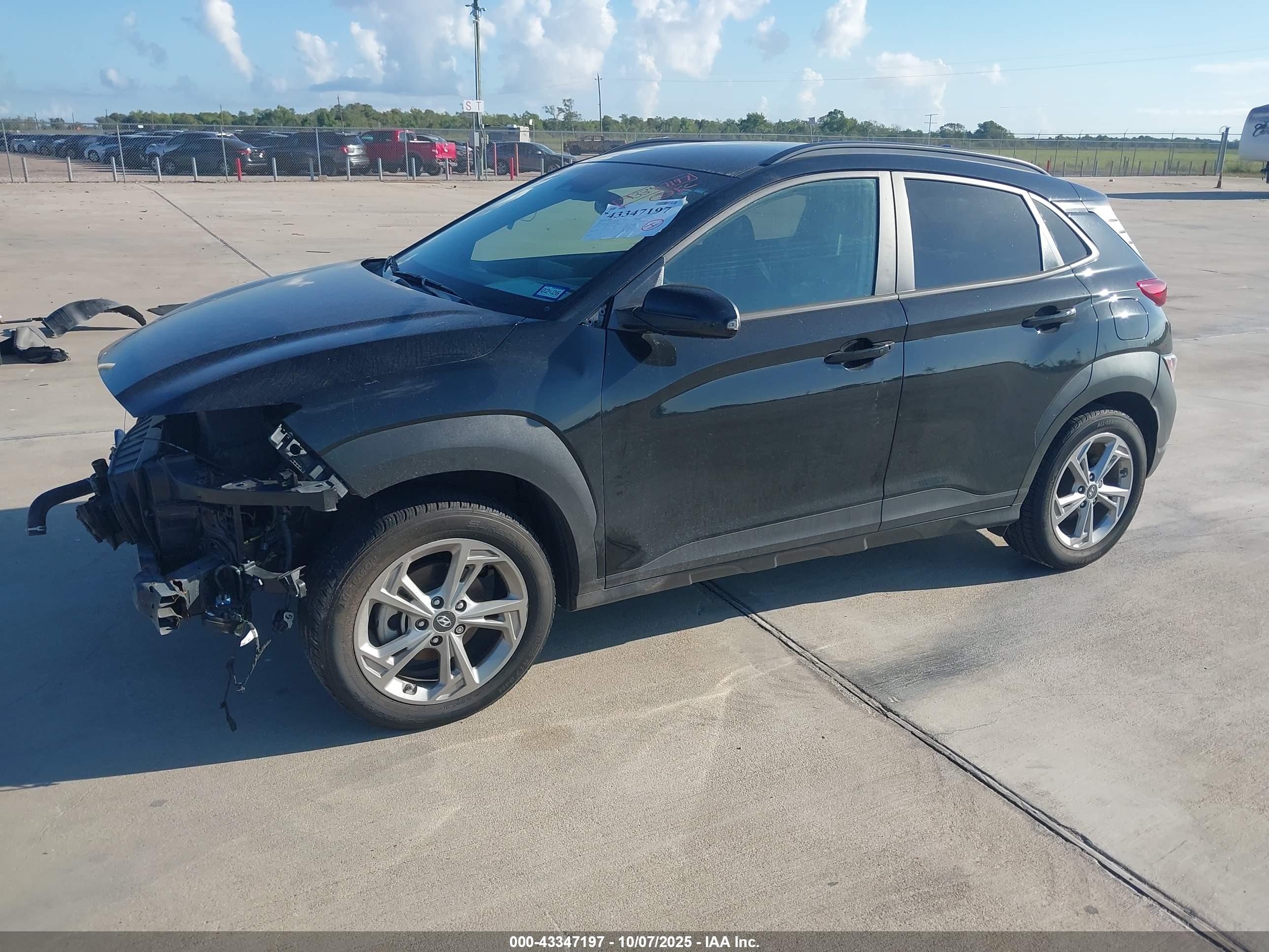 HYUNDAI KONA image 2