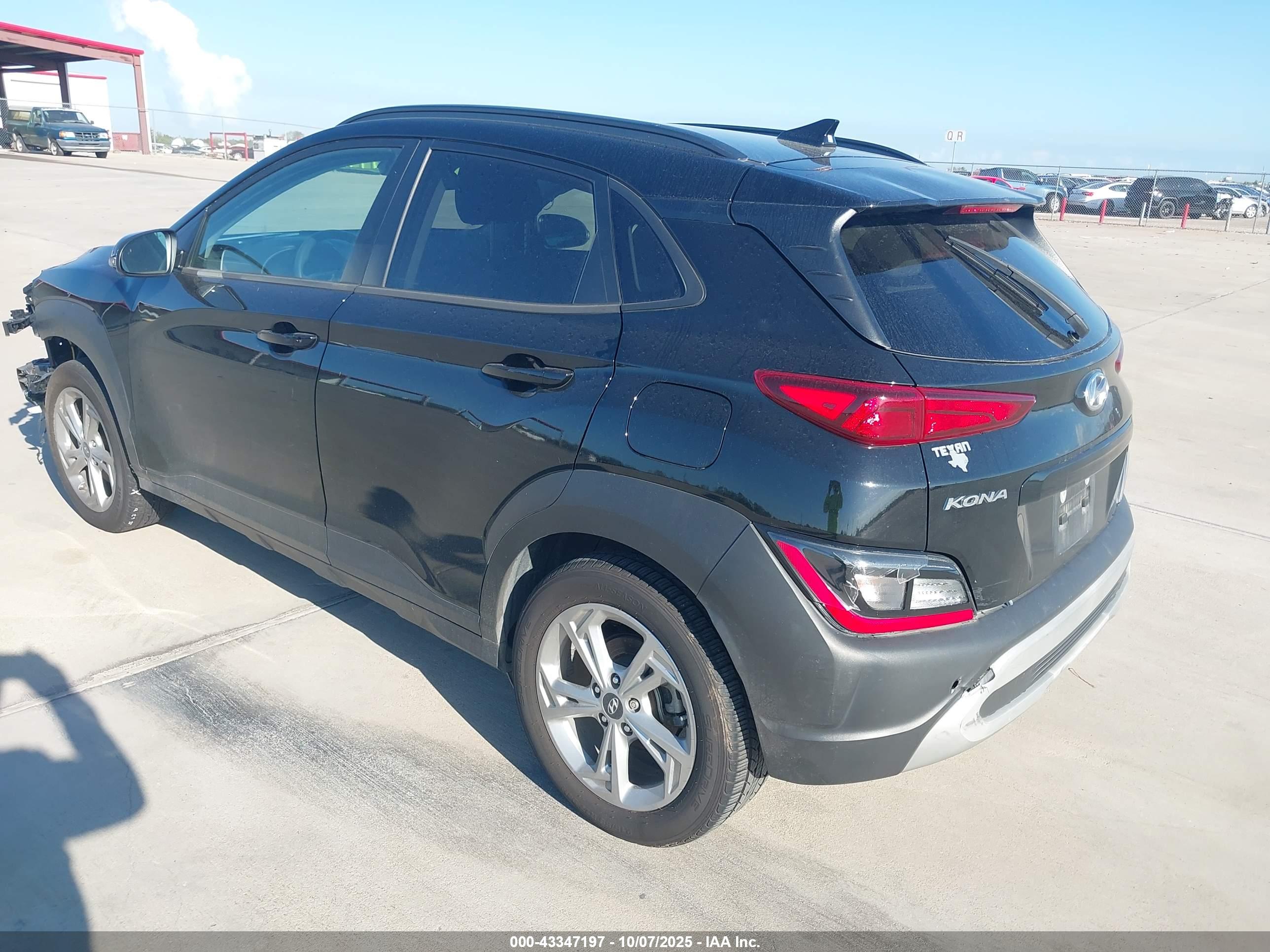 HYUNDAI KONA image 3