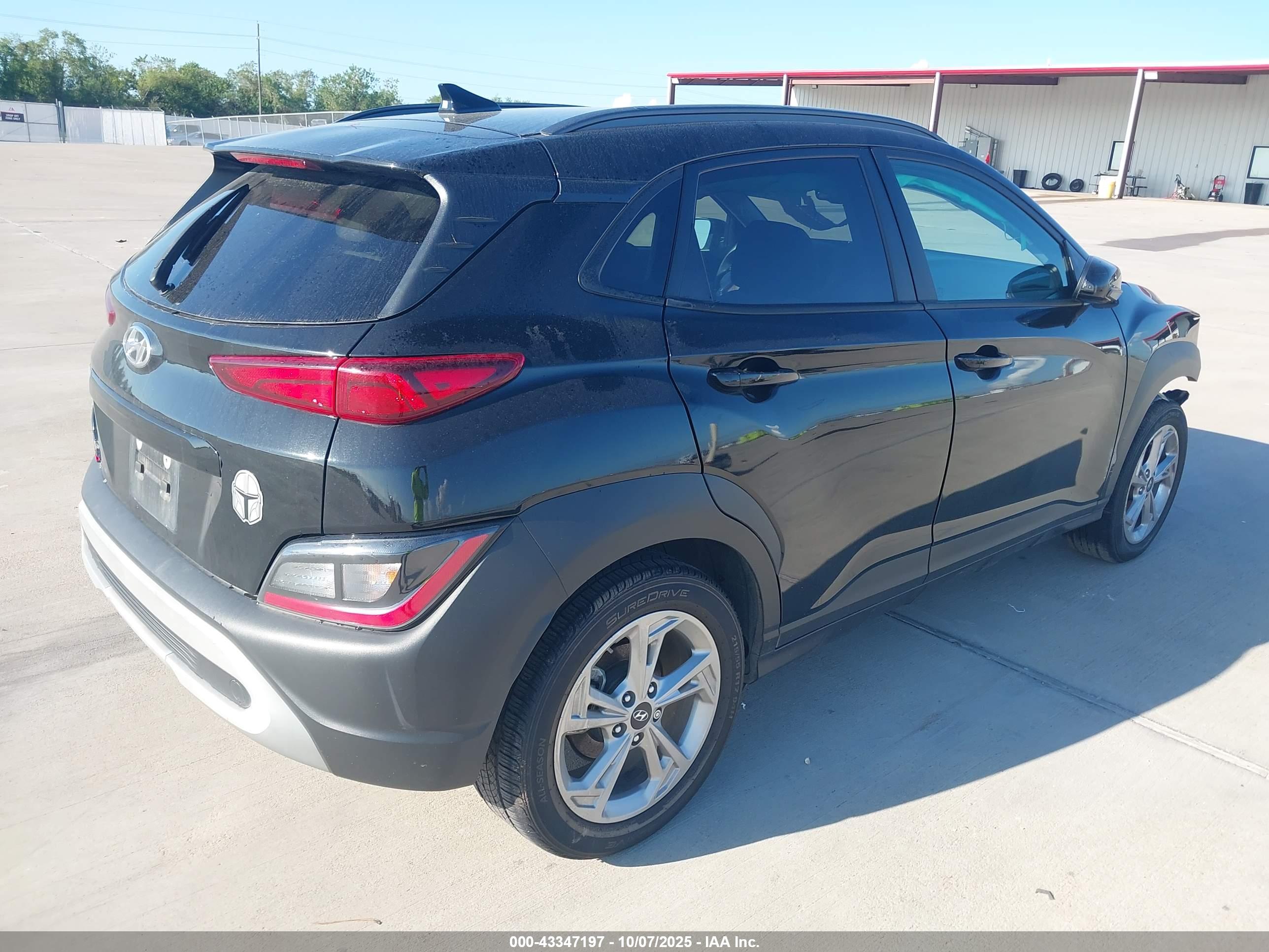HYUNDAI KONA image 4