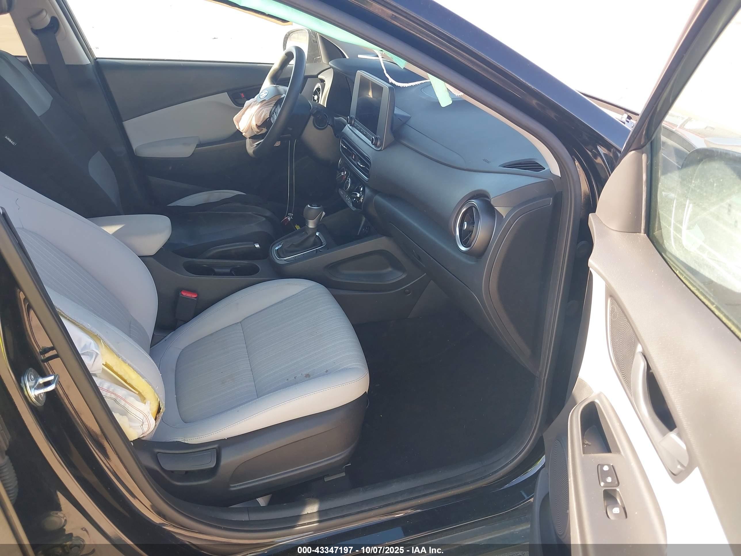 HYUNDAI KONA image 5