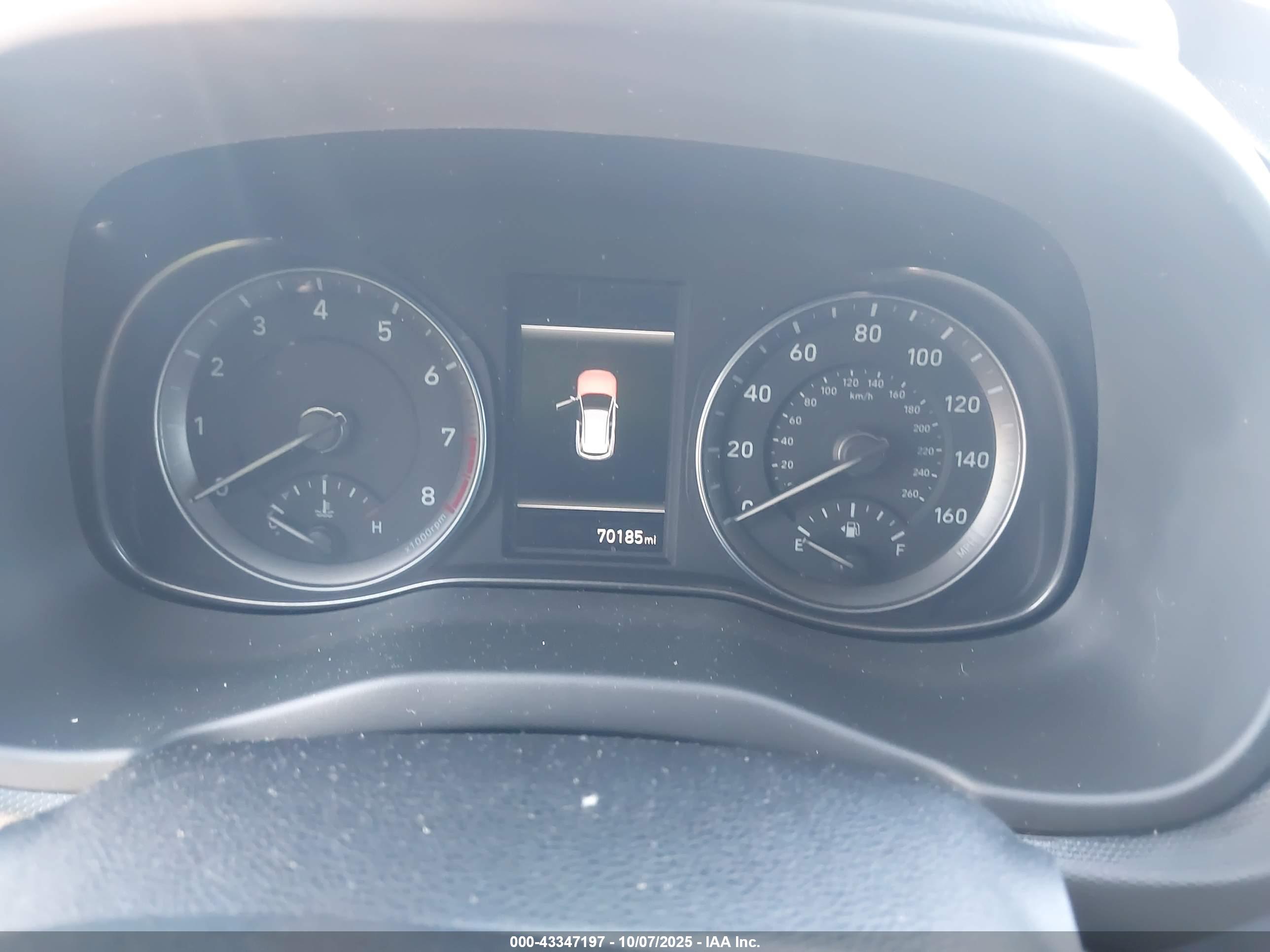 HYUNDAI KONA image 7