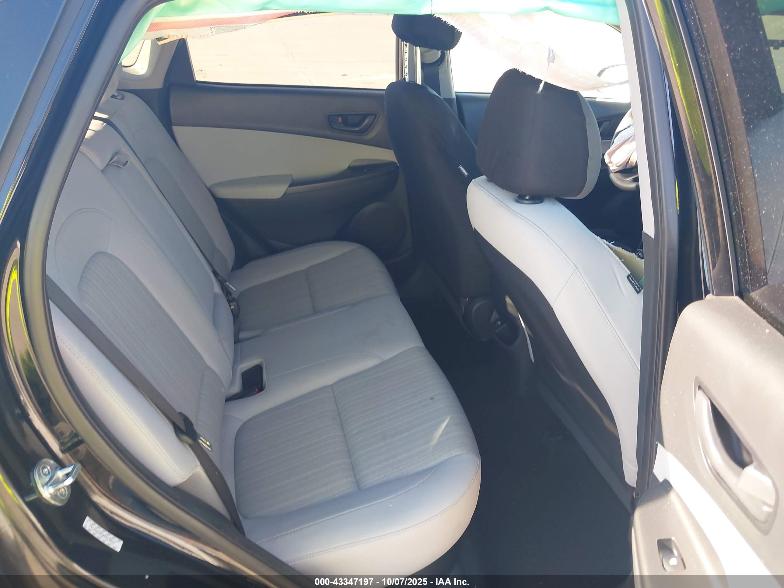 HYUNDAI KONA image 8