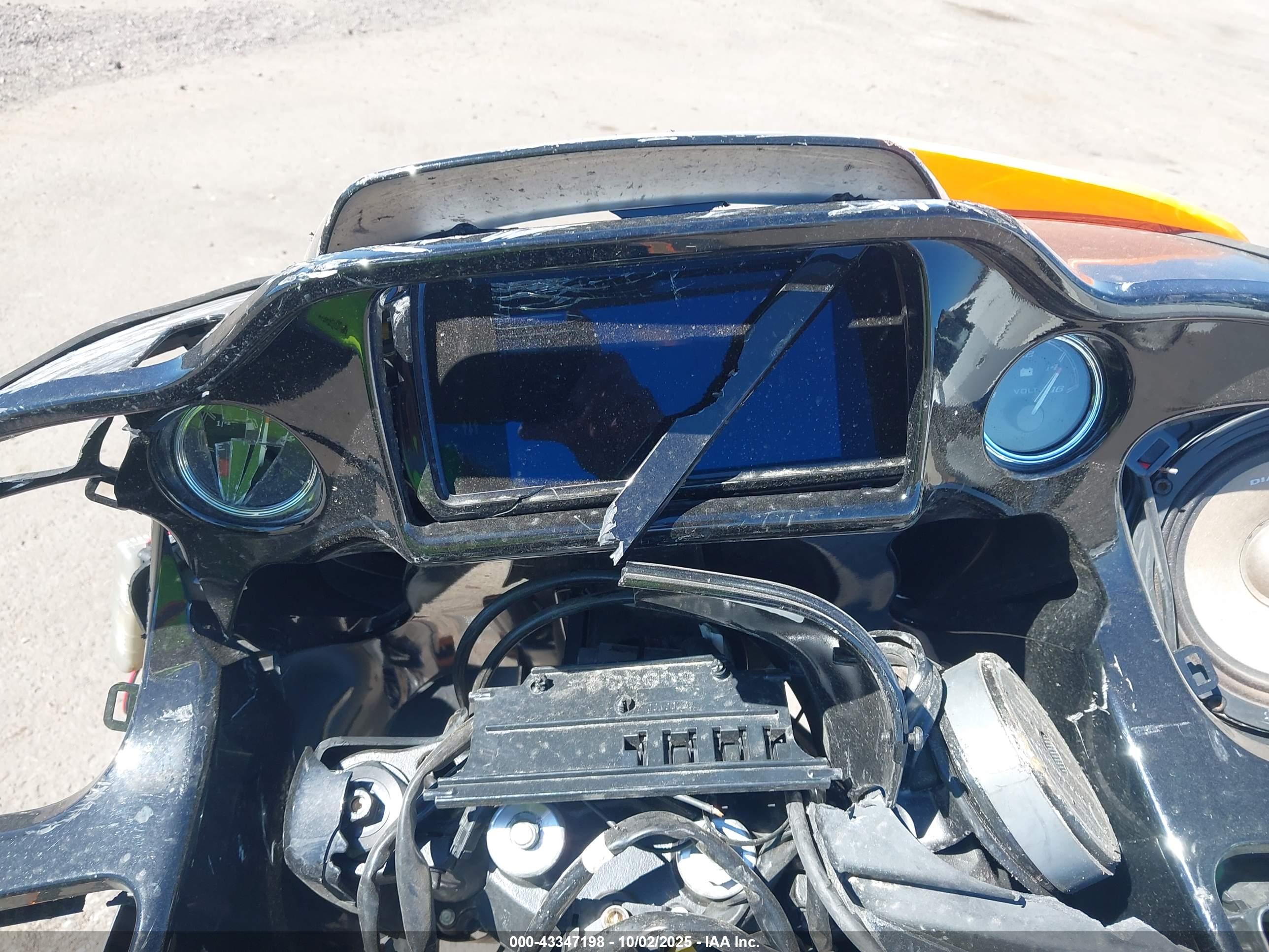 HARLEY-DAVIDSON FLTRXS image 7