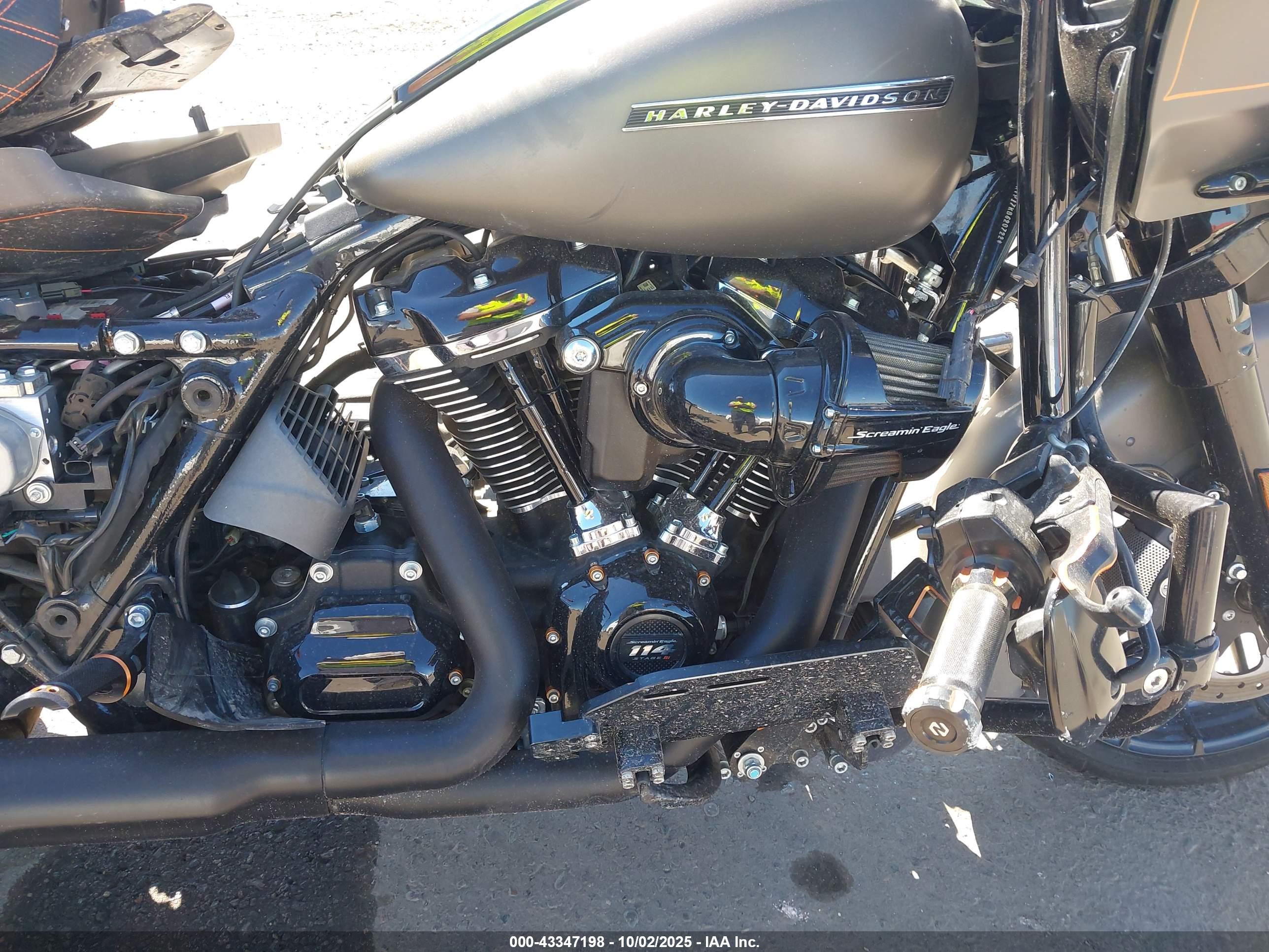 HARLEY-DAVIDSON FLTRXS image 8
