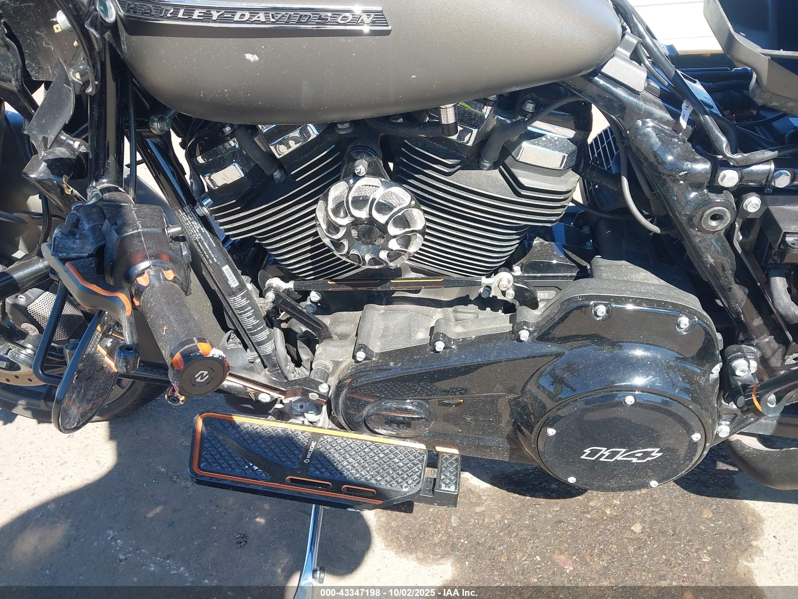 HARLEY-DAVIDSON FLTRXS image 9